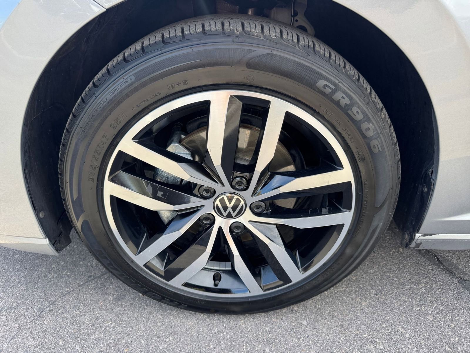 Thumbnail: 2025 Volkswagen Jetta - 28