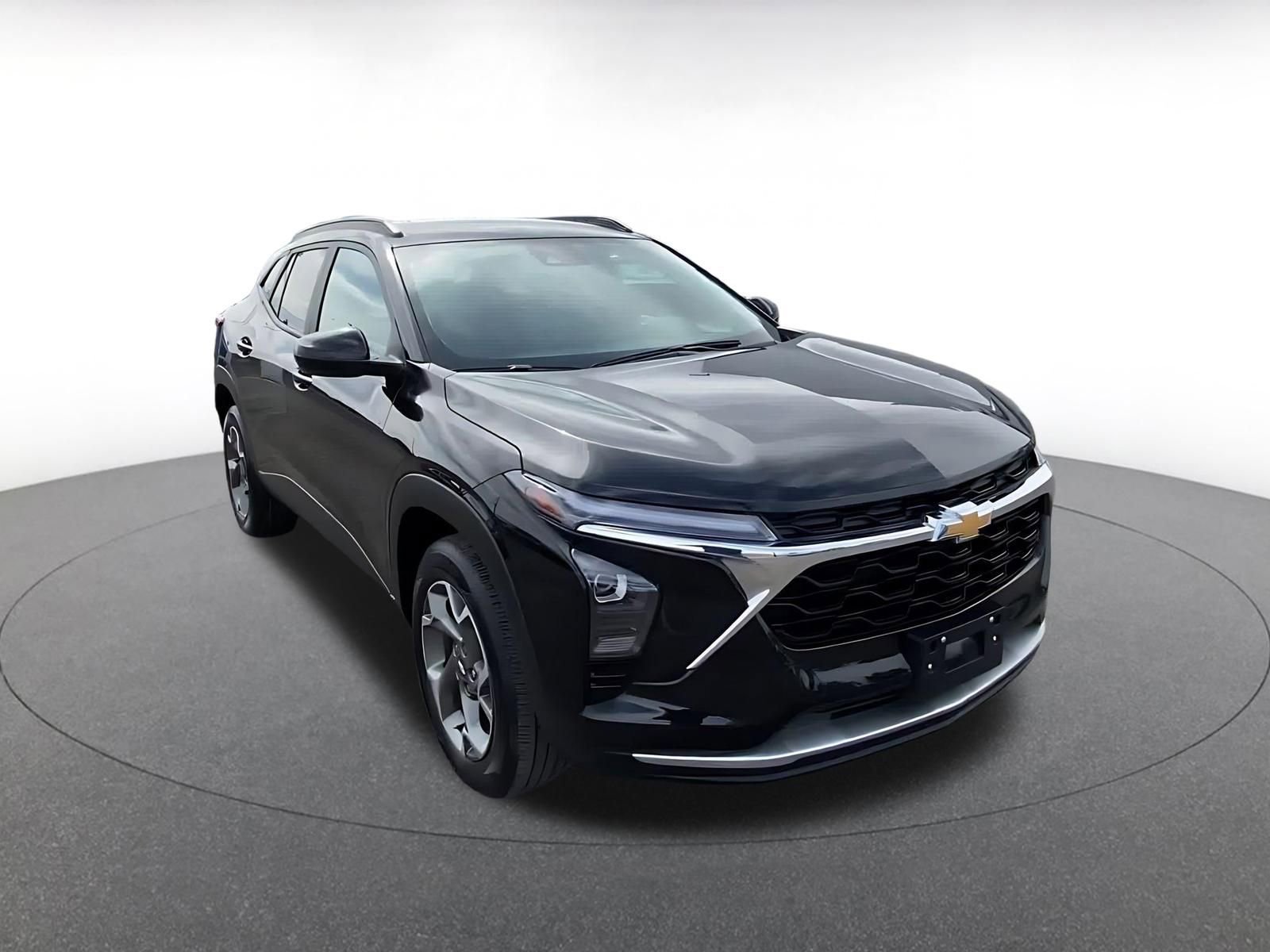 Thumbnail: 2025 Chevrolet Trax - 3