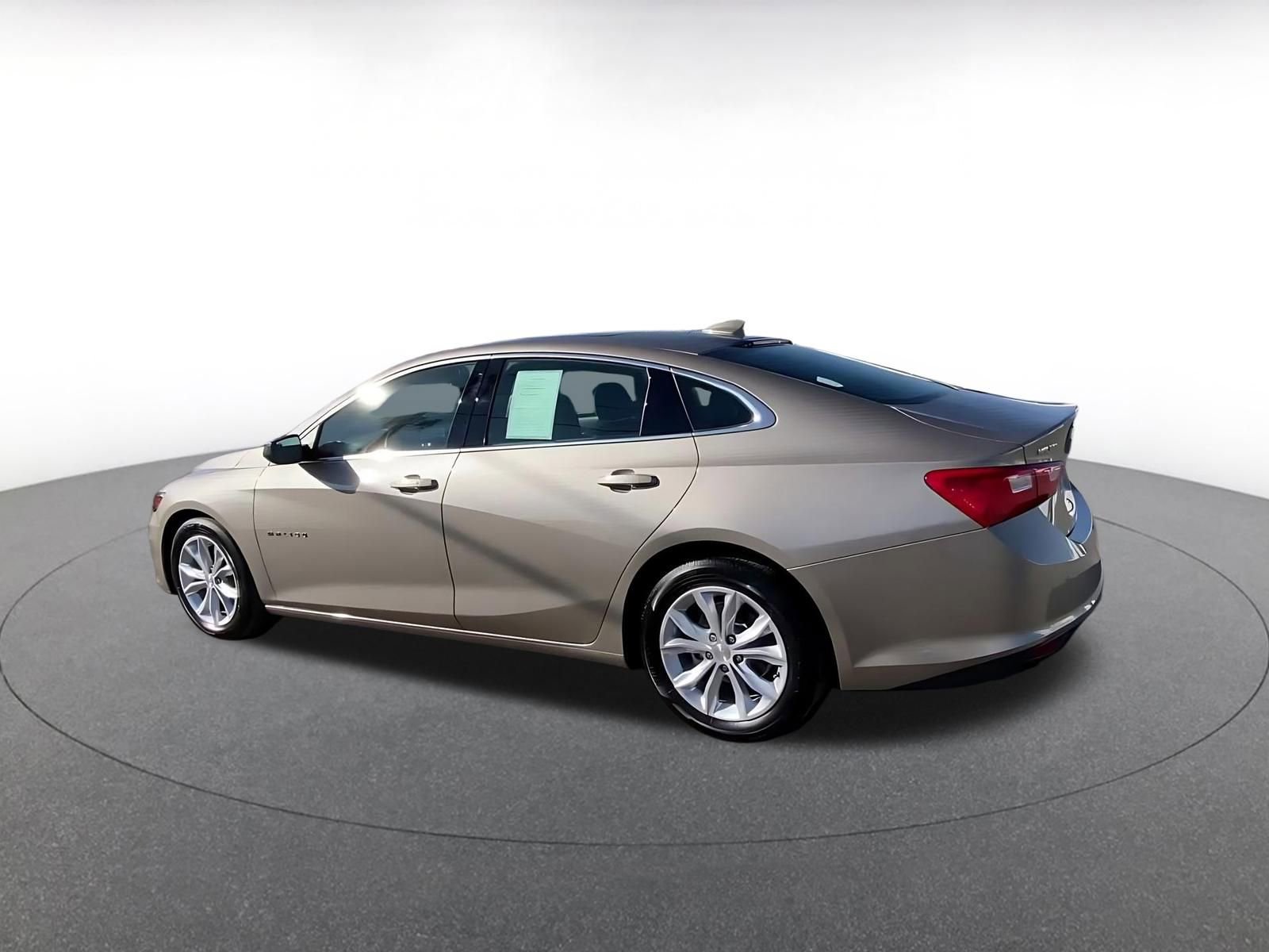 Thumbnail: 2024 Chevrolet Malibu - 10