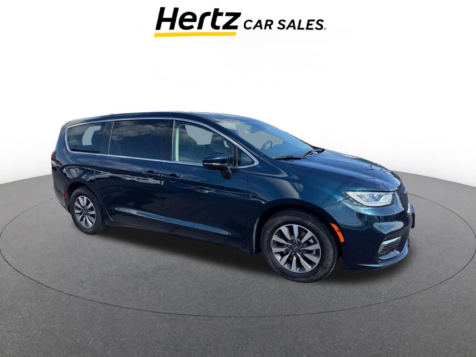 Thumbnail: 2023 Chrysler Pacifica - 1