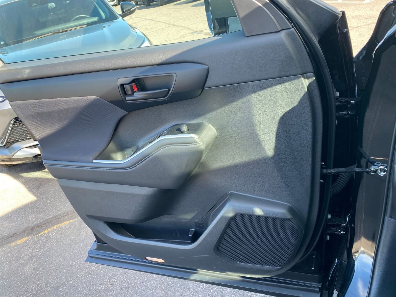 Thumbnail: 2025 Toyota Highlander - 18