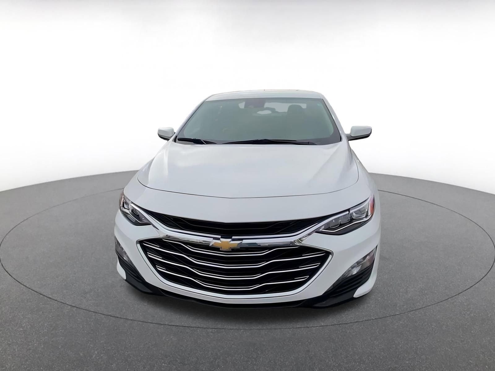 Thumbnail: 2024 Chevrolet Malibu - 4