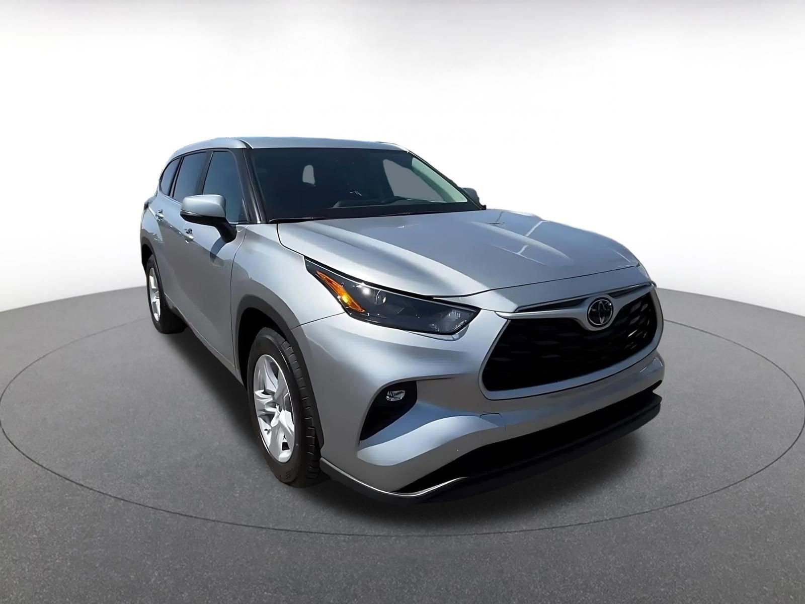 Thumbnail: 2025 Toyota Highlander - 3