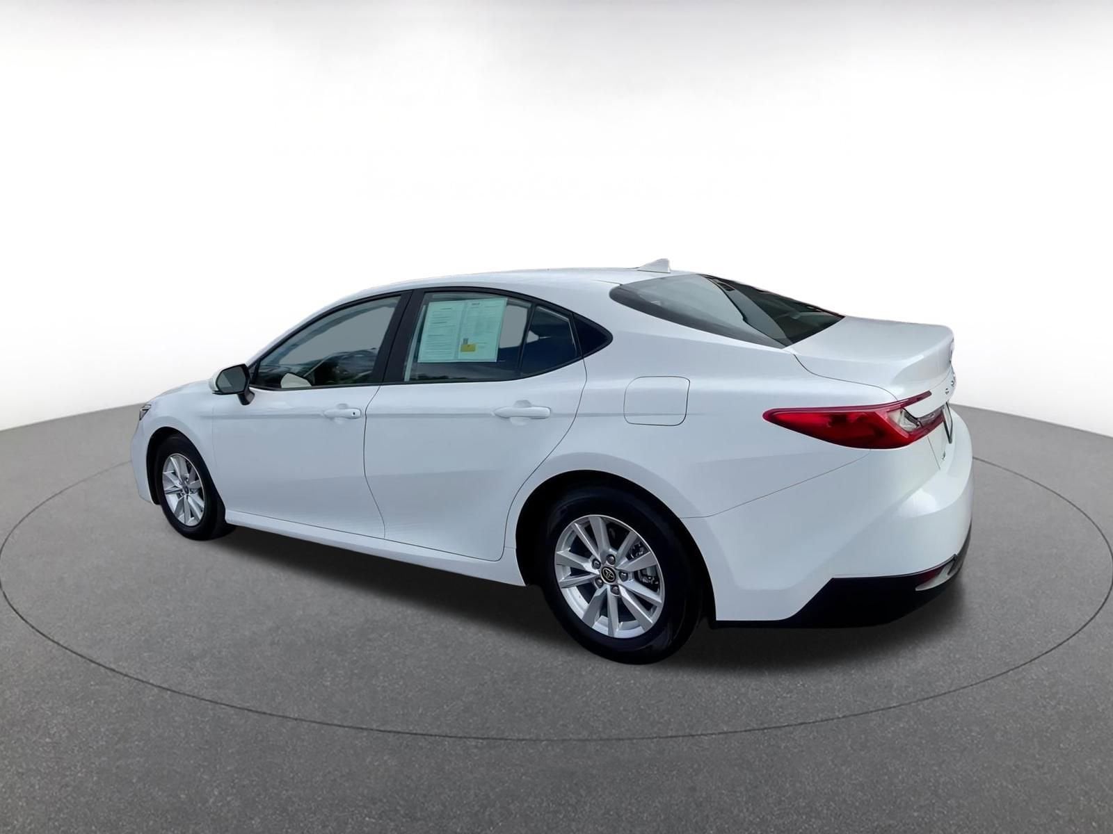 Thumbnail: 2025 Toyota Camry - 10