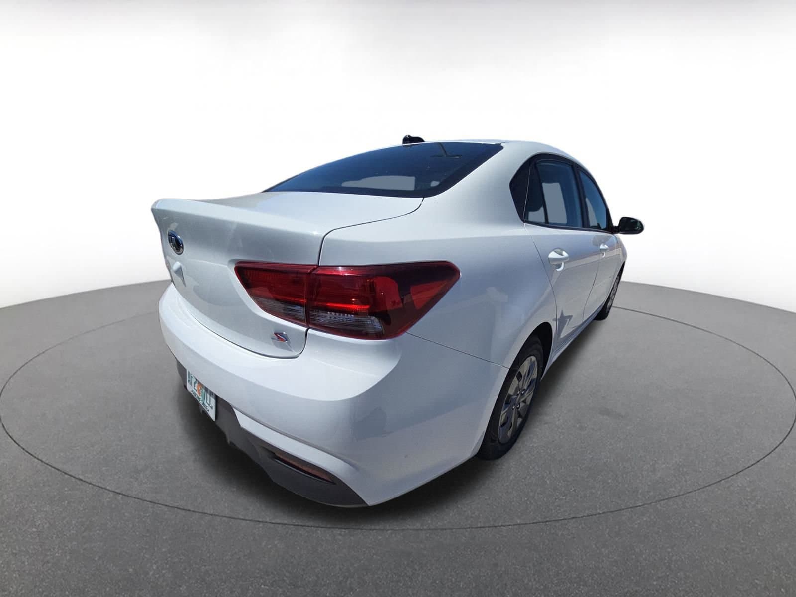 Thumbnail: 2019 Kia Rio - 7