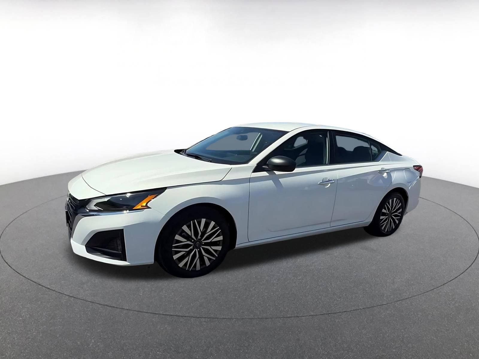 Thumbnail: 2025 Nissan Altima - 8