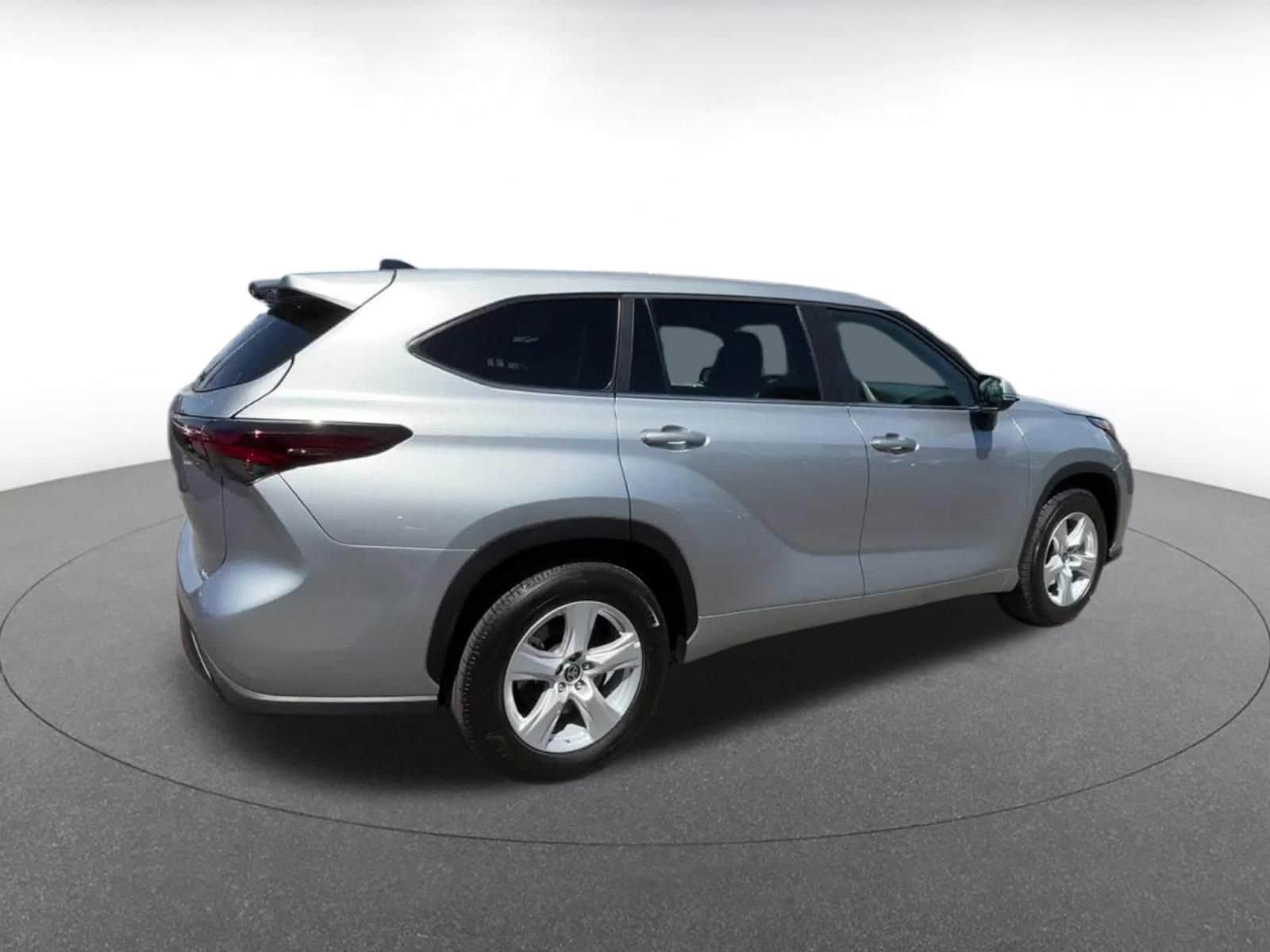 Thumbnail: 2025 Toyota Highlander - 15