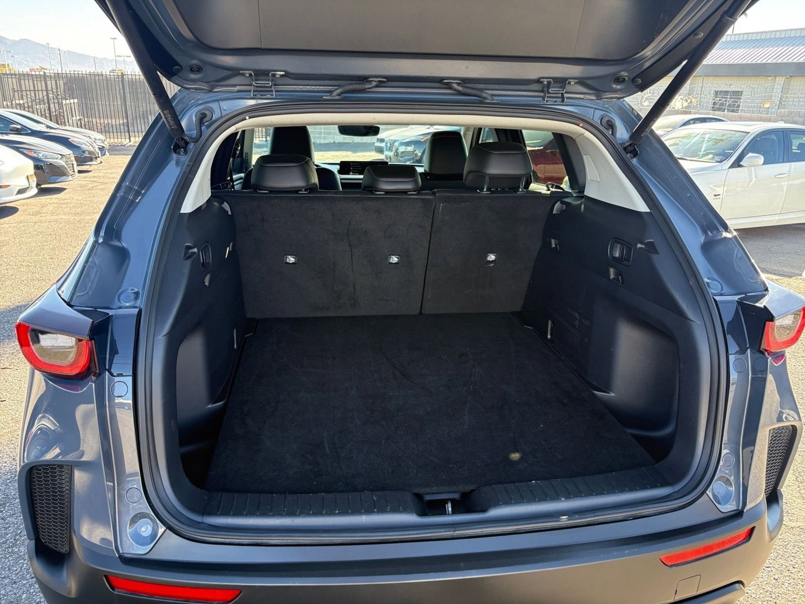 Thumbnail: 2025 Mazda CX-50 - 34