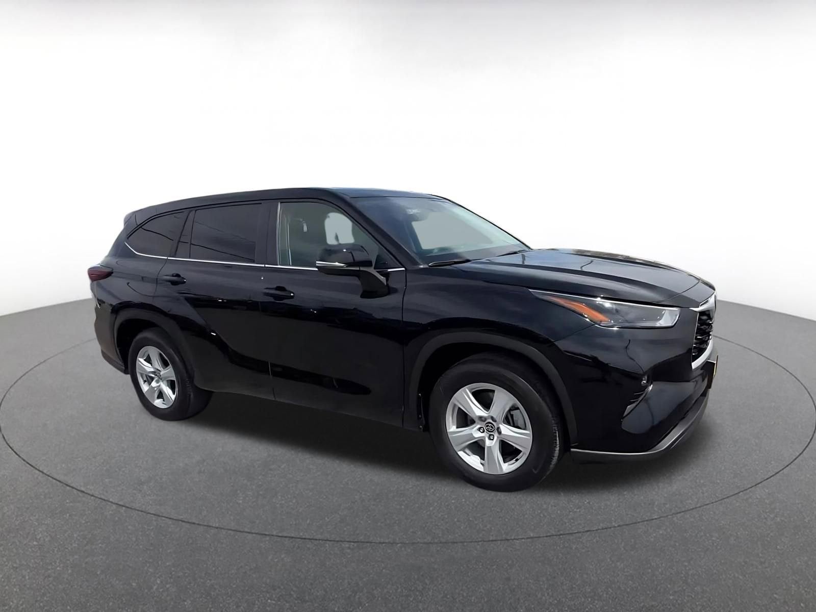 Thumbnail: 2025 Toyota Highlander - 2