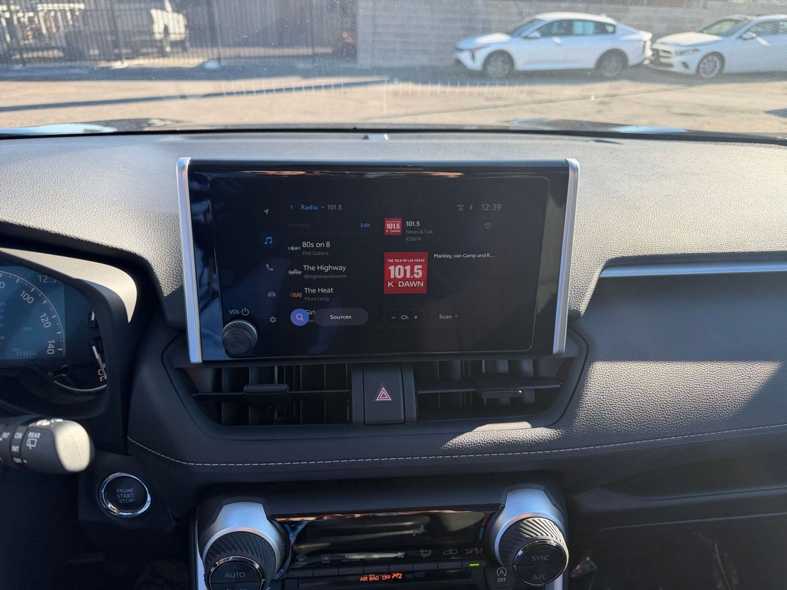 Thumbnail: 2025 Toyota RAV4 - 18