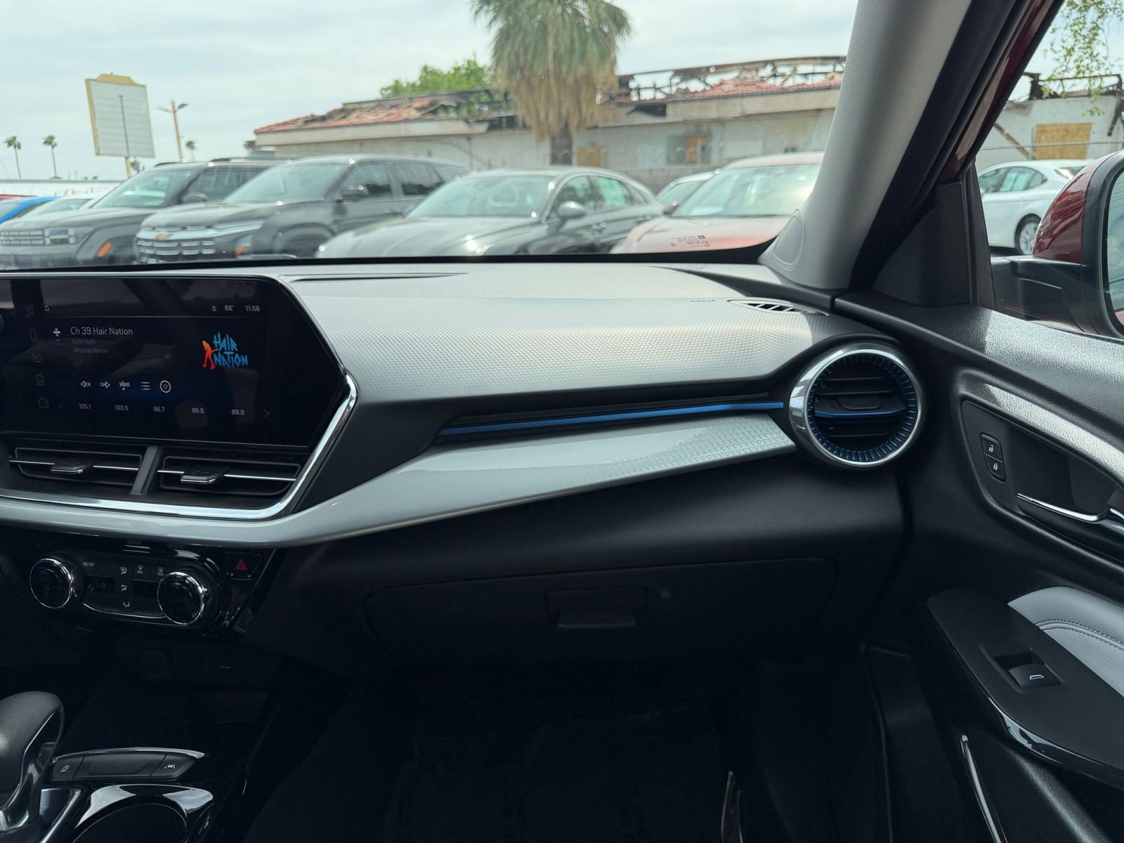 Thumbnail: 2025 Chevrolet Trax - 34