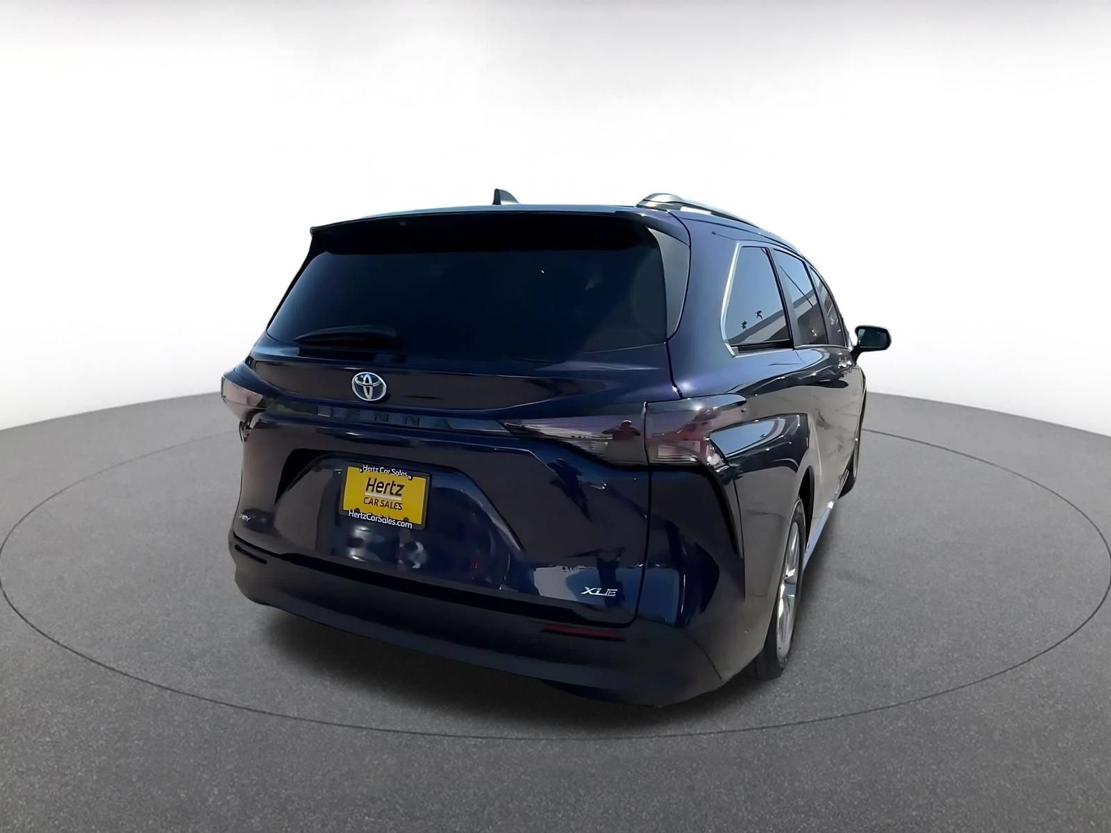 Thumbnail: 2025 Toyota Sienna - 14