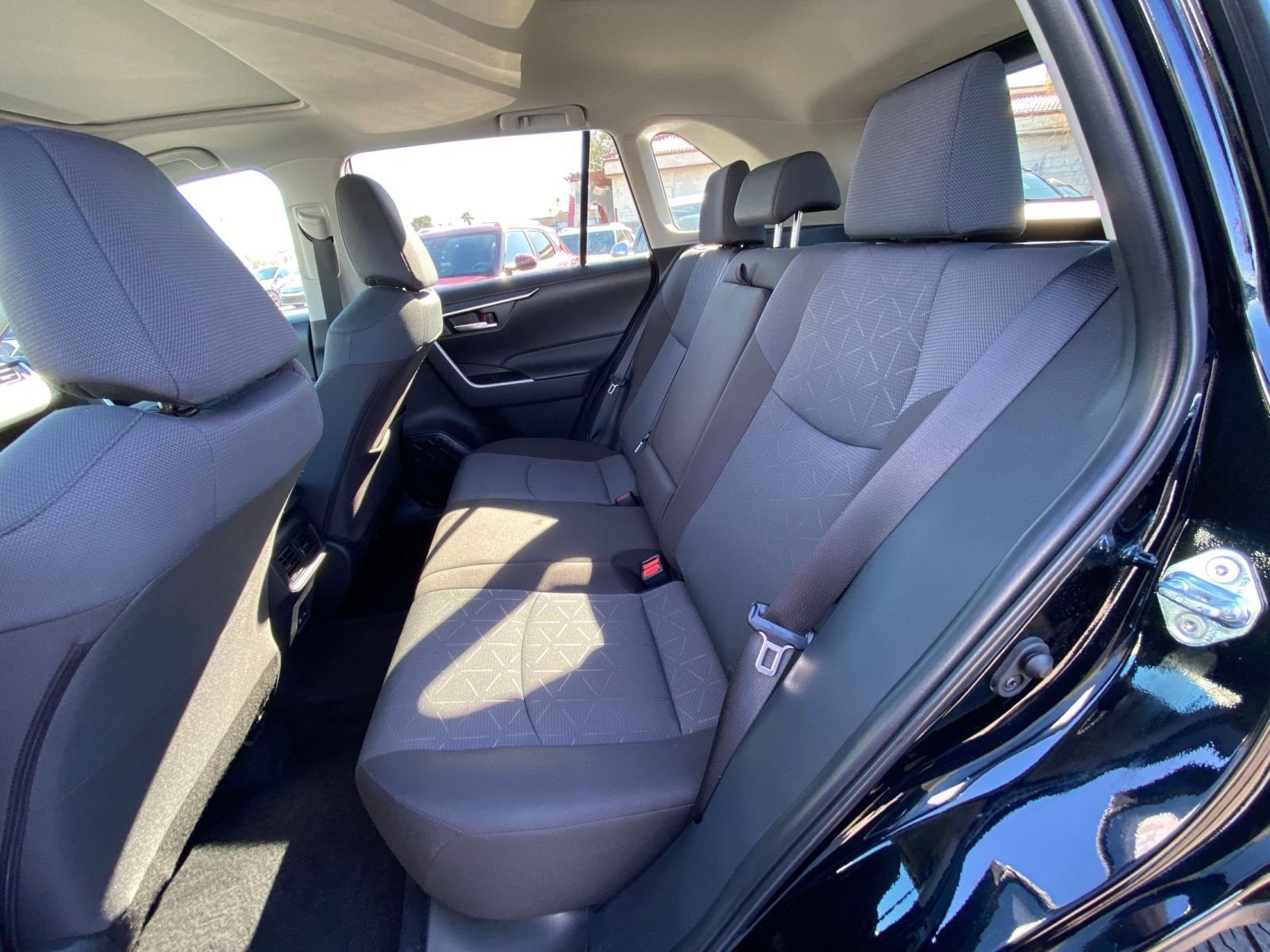 Thumbnail: 2025 Toyota RAV4 - 25