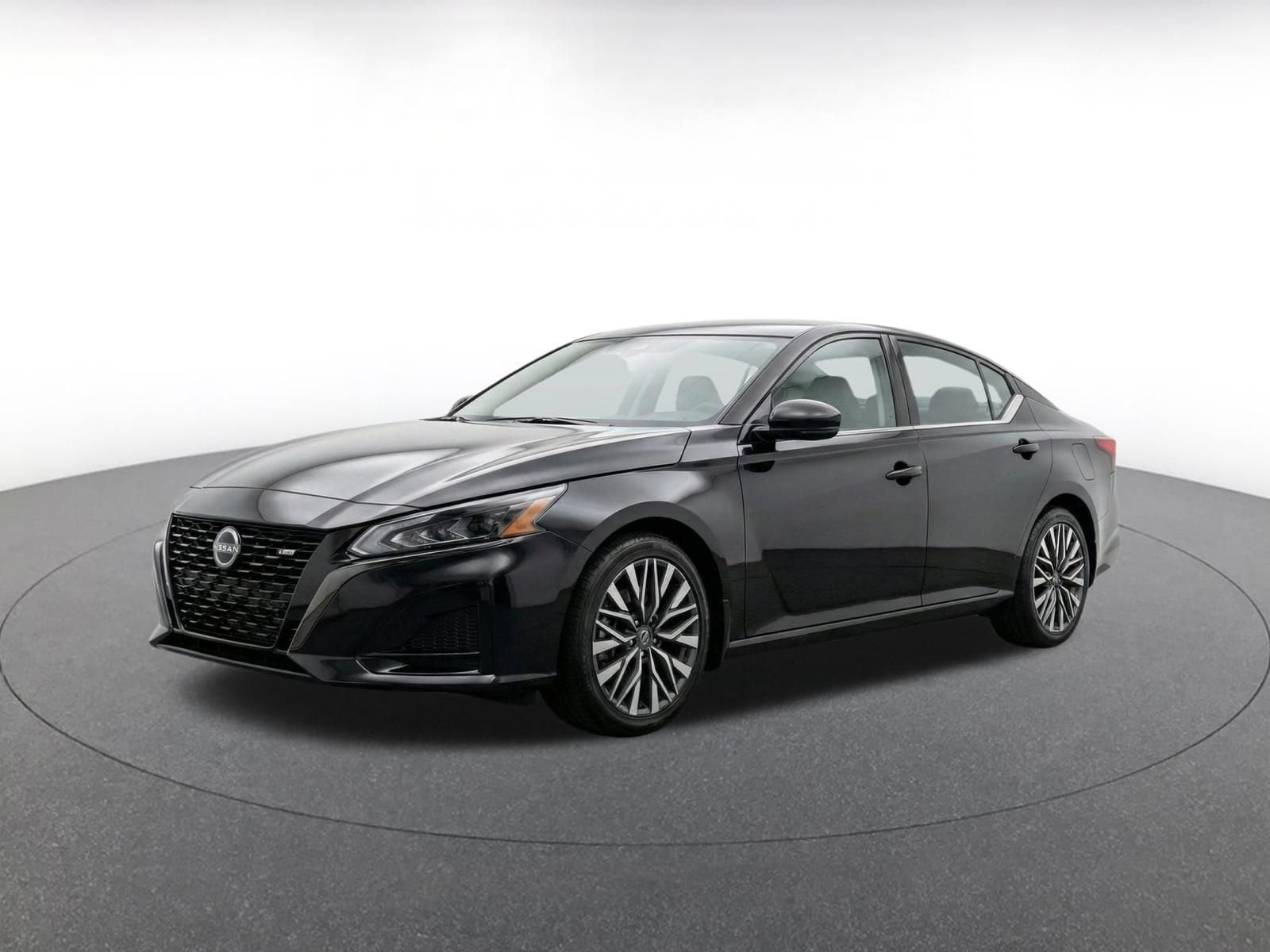 Thumbnail: 2025 Nissan Altima - 3