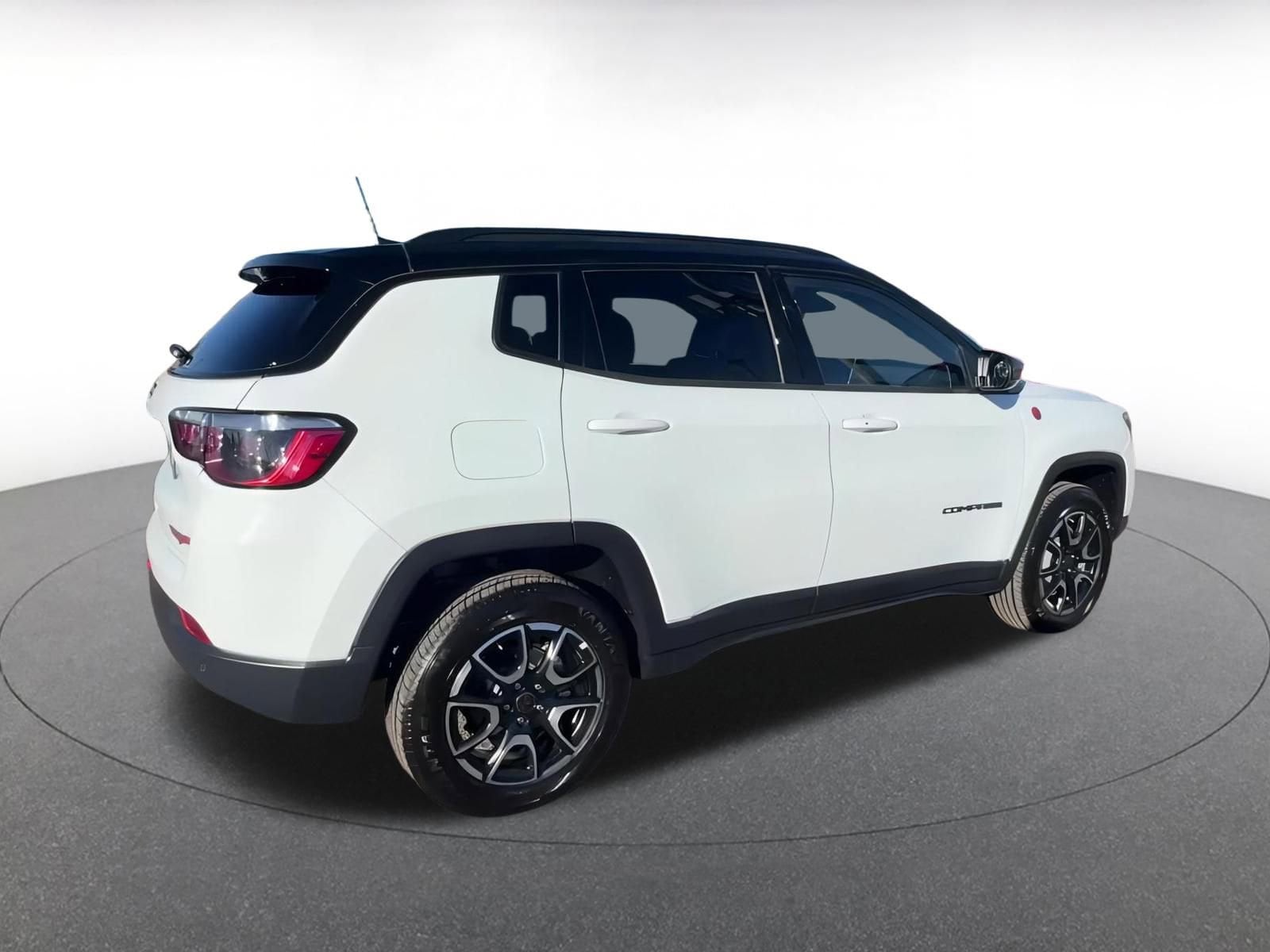 Thumbnail: 2025 Jeep Compass - 14