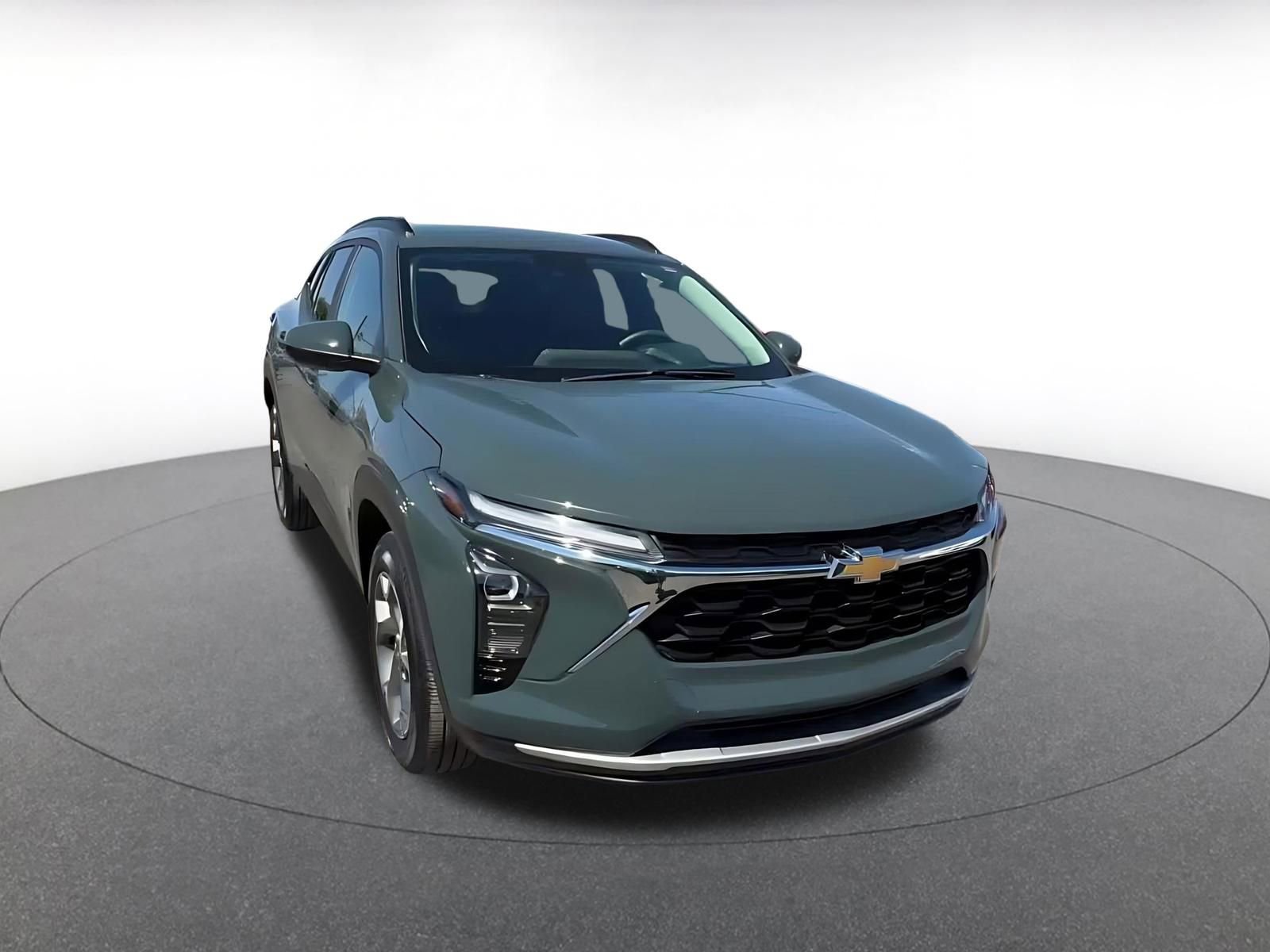 Thumbnail: 2025 Chevrolet Trax - 3