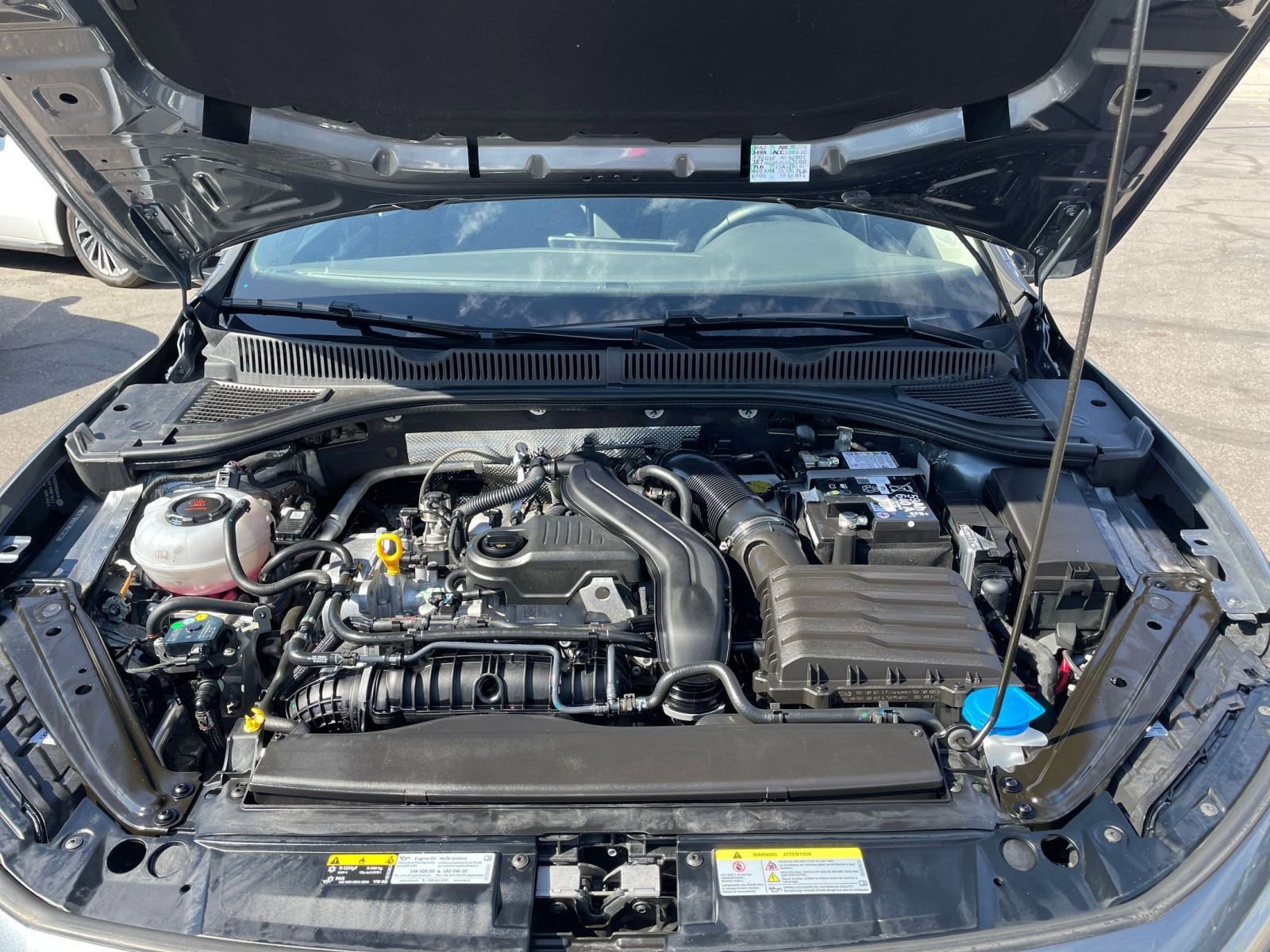 Thumbnail: 2025 Volkswagen Jetta - 32