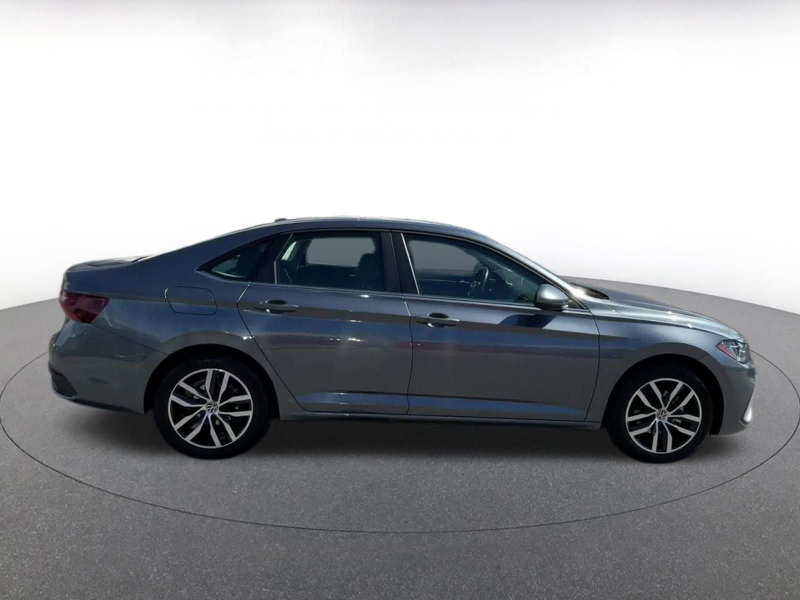 Thumbnail: 2025 Volkswagen Jetta - 15