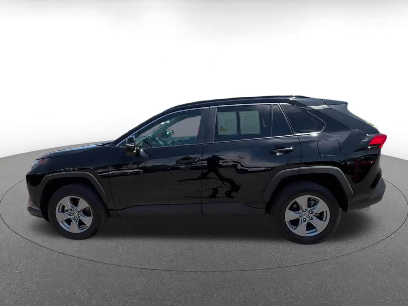 Thumbnail: 2025 Toyota RAV4 - 8