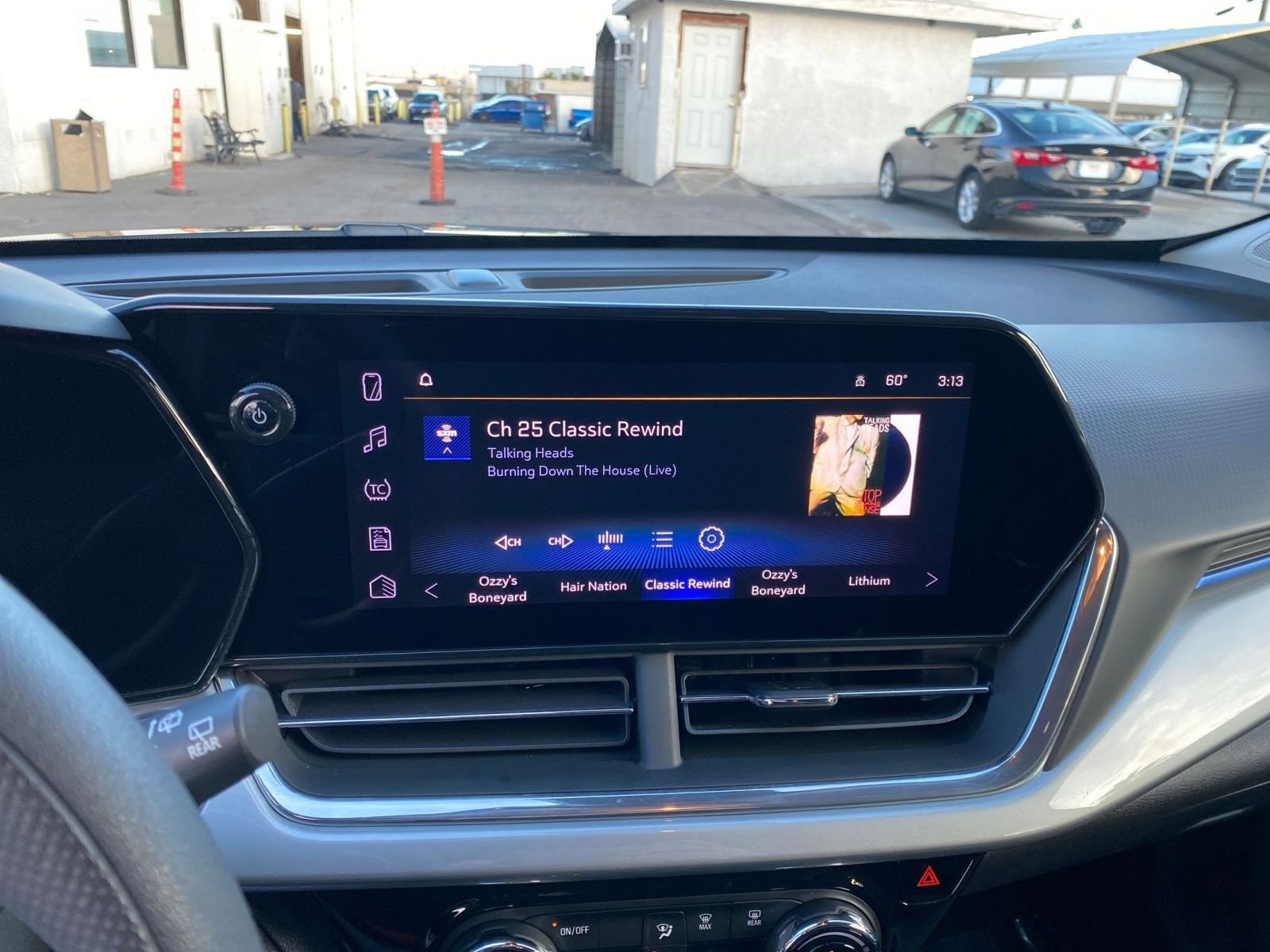 Thumbnail: 2025 Chevrolet Trax - 21