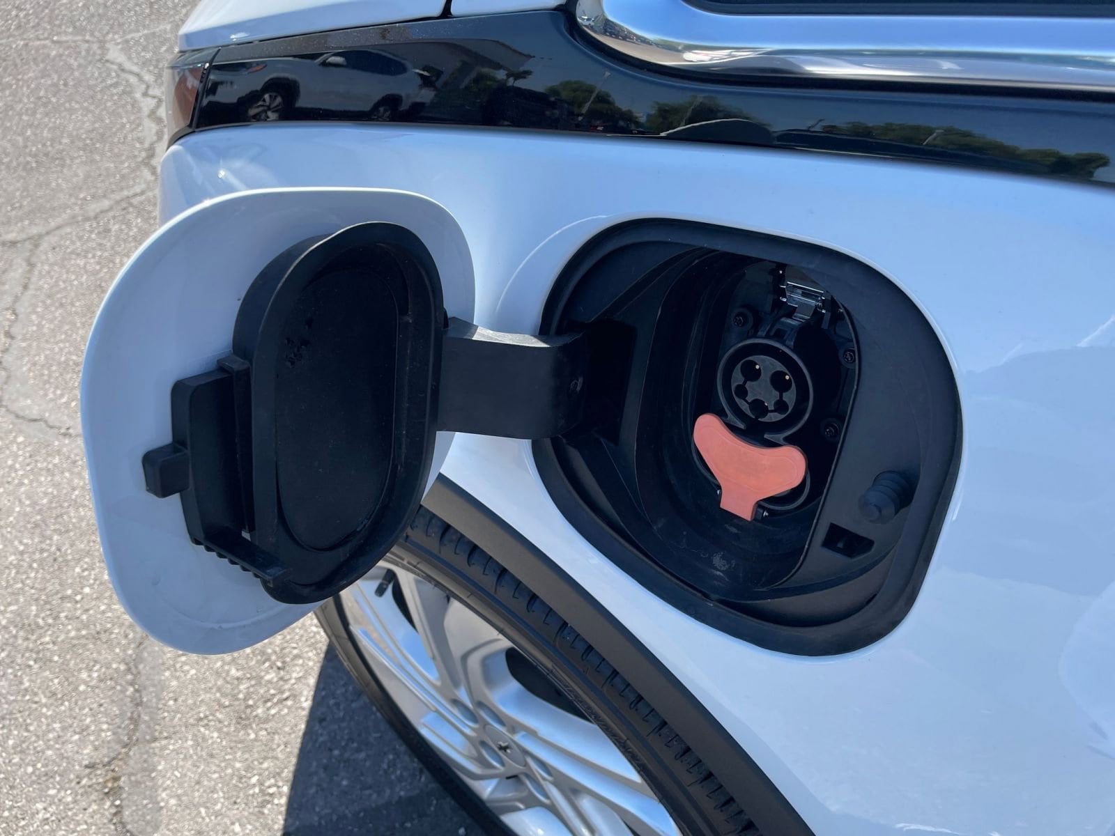 Thumbnail: 2023 Chevrolet Bolt EV - 23