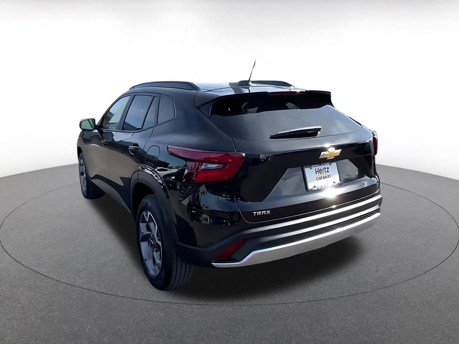 Thumbnail: 2025 Chevrolet Trax - 11