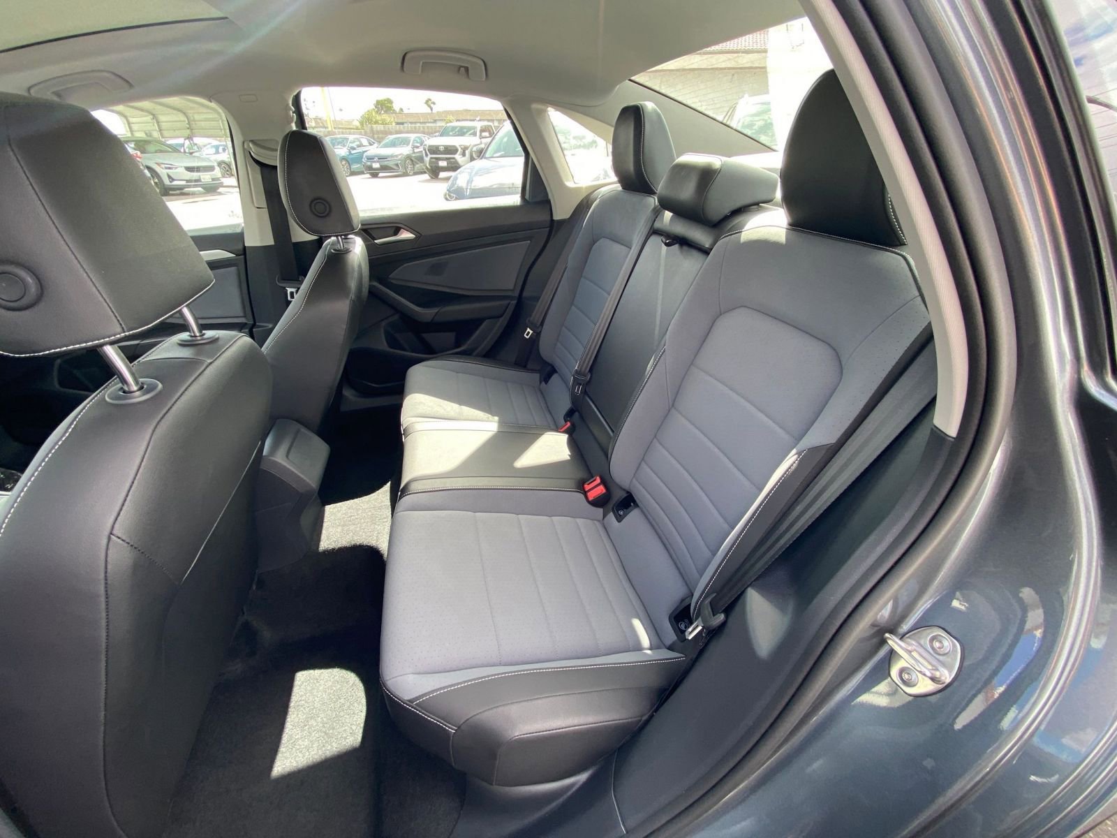 Thumbnail: 2025 Volkswagen Jetta - 25