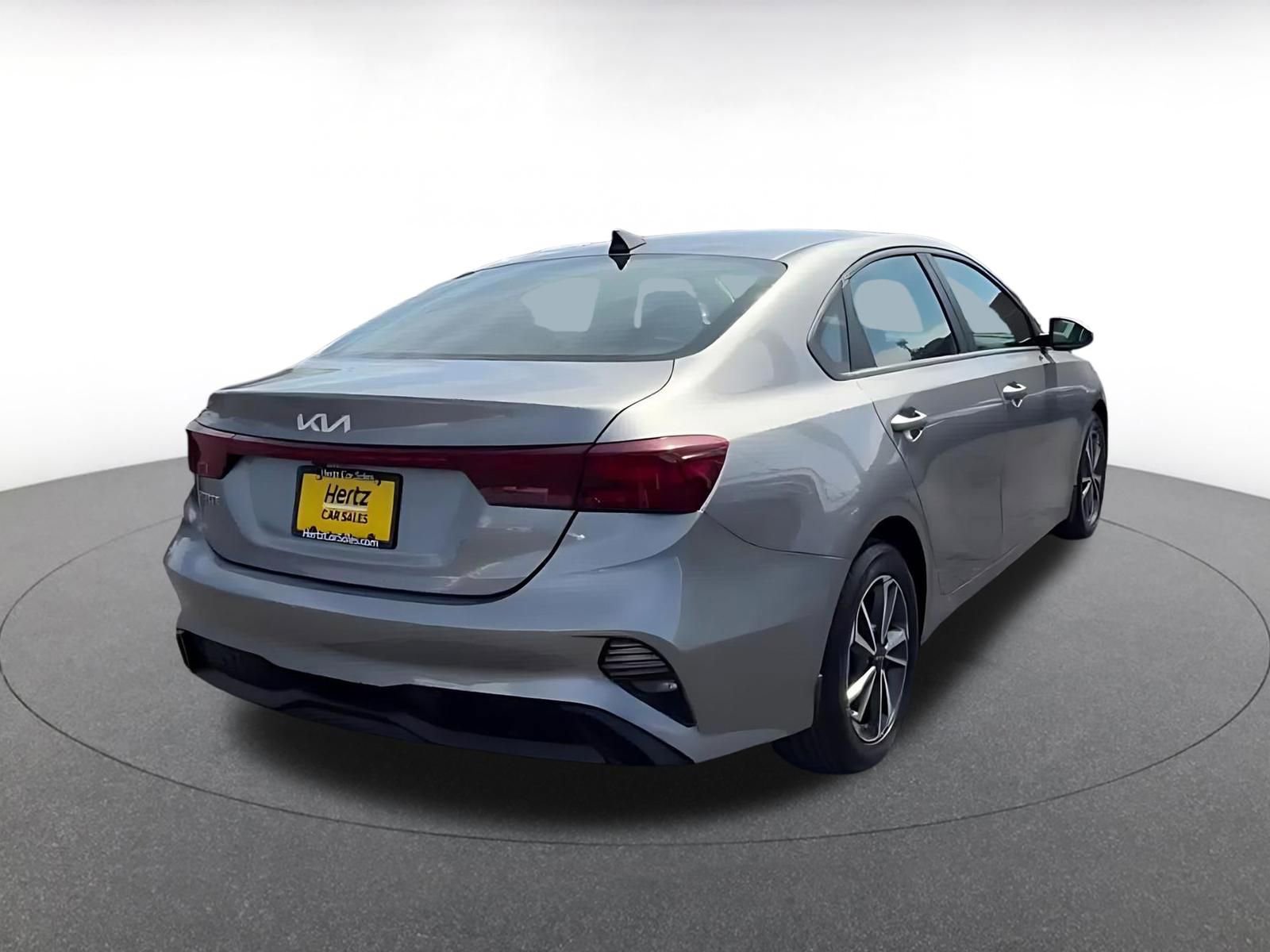 Thumbnail: 2023 Kia Forte - 15