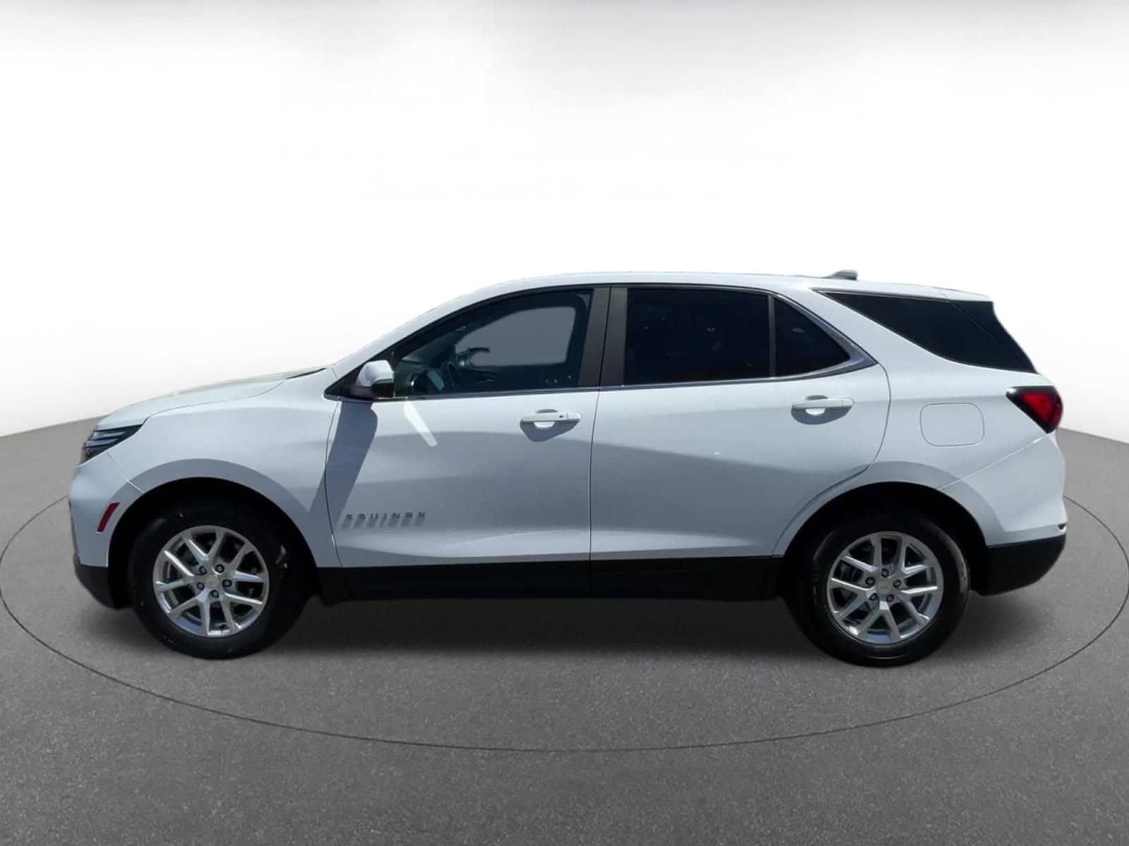 Thumbnail: 2022 Chevrolet Equinox - 8