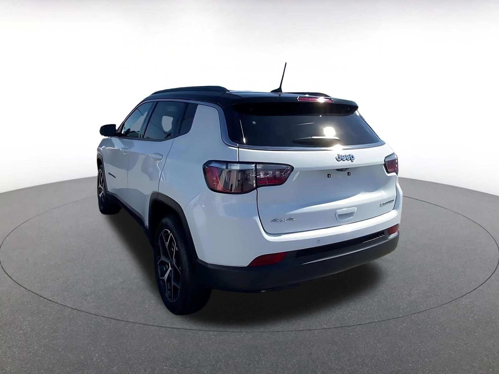 Thumbnail: 2025 Jeep Compass - 11