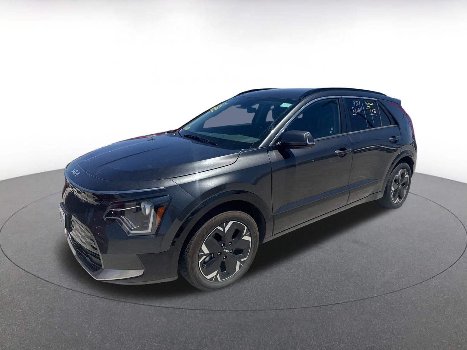 Thumbnail: 2023 Kia Niro - 3