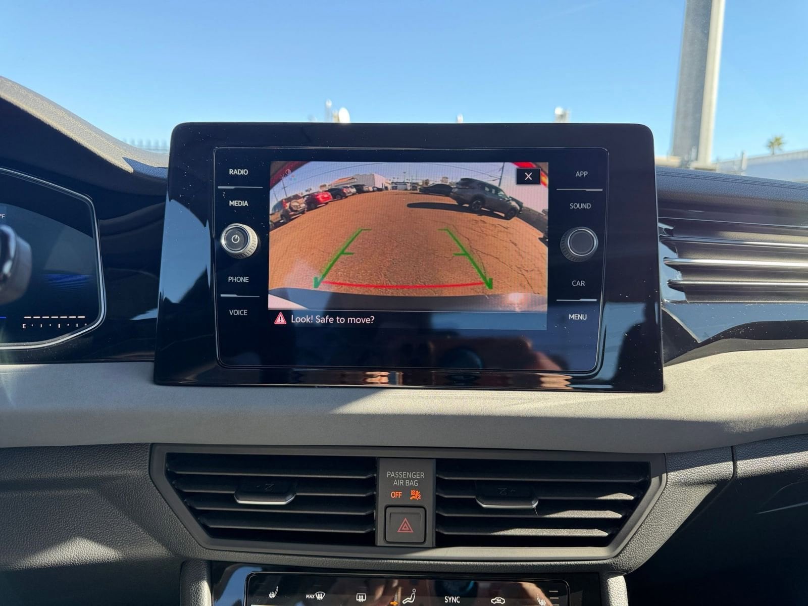 Thumbnail: 2025 Volkswagen Jetta - 17