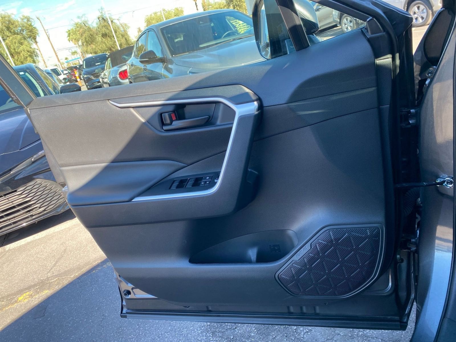 Thumbnail: 2025 Toyota RAV4 - 20