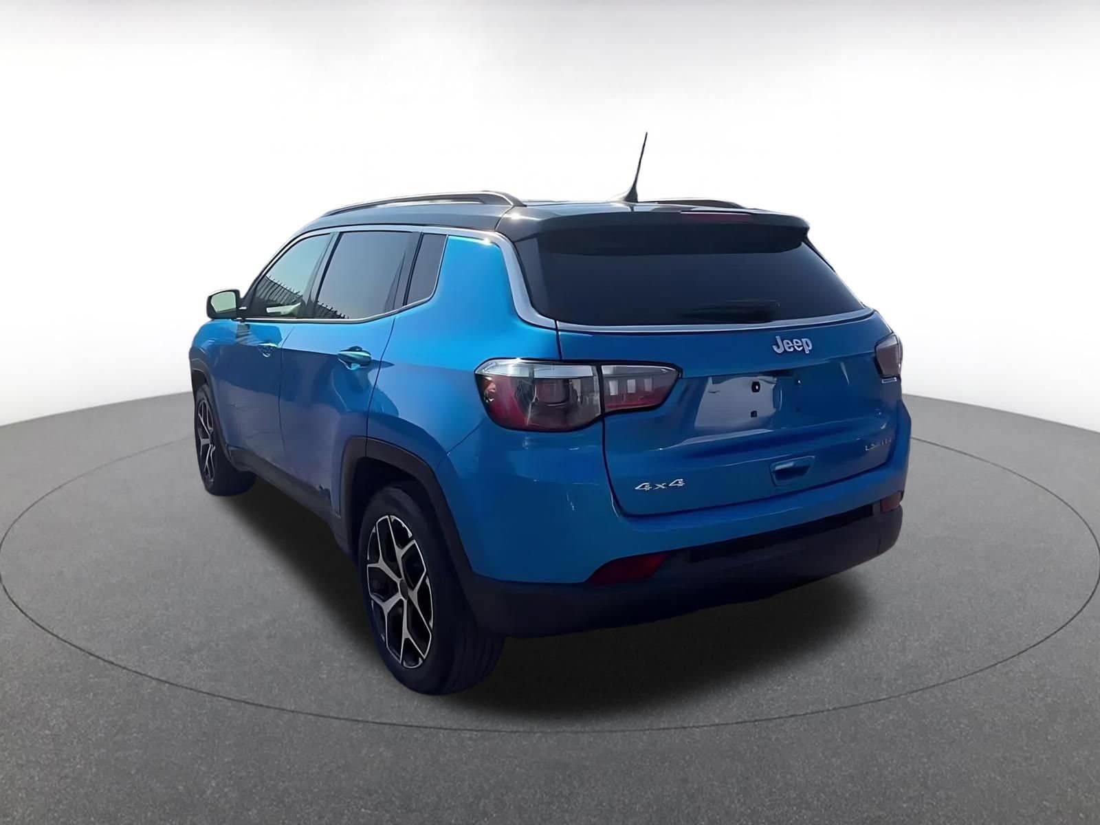 Thumbnail: 2025 Jeep Compass - 10