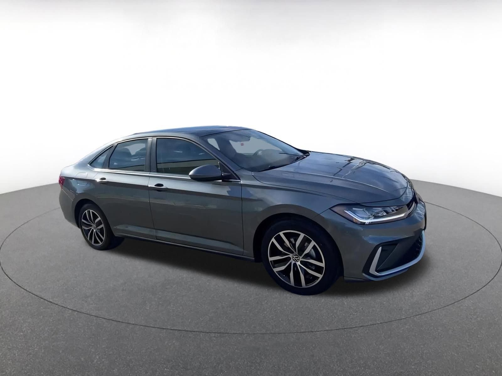 Thumbnail: 2025 Volkswagen Jetta - 2