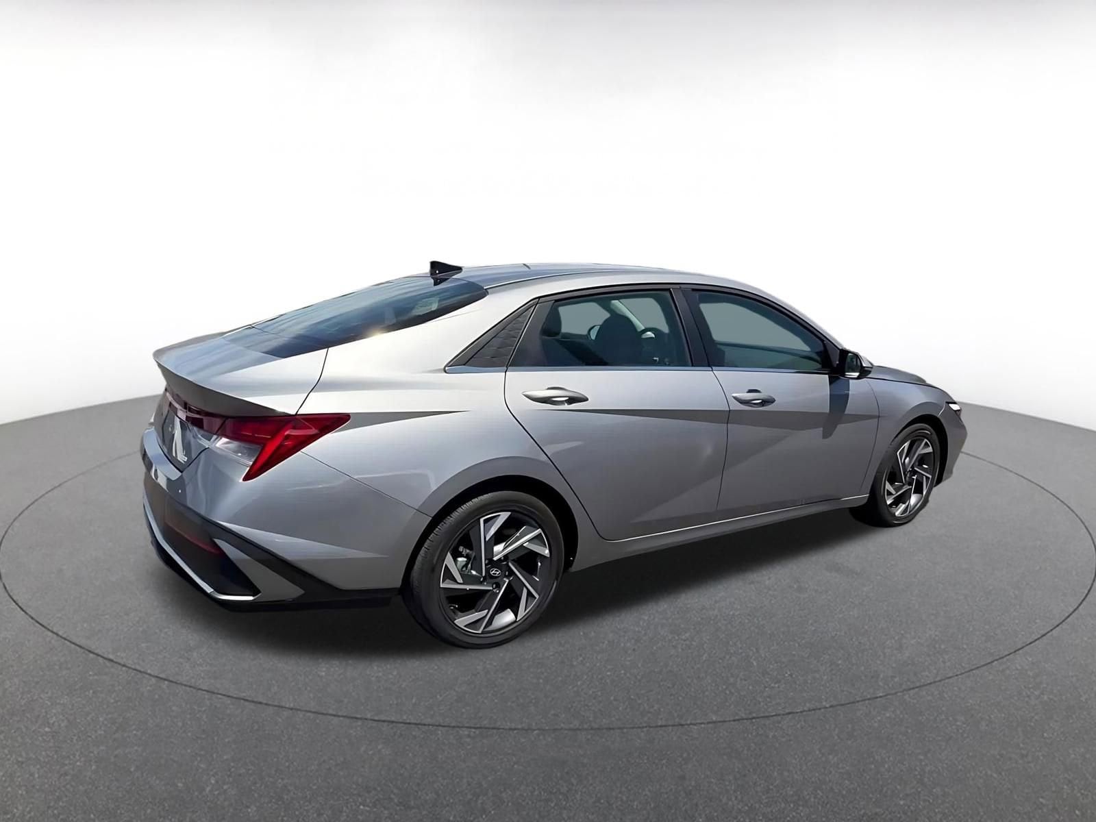 Thumbnail: 2025 Hyundai Elantra - 15