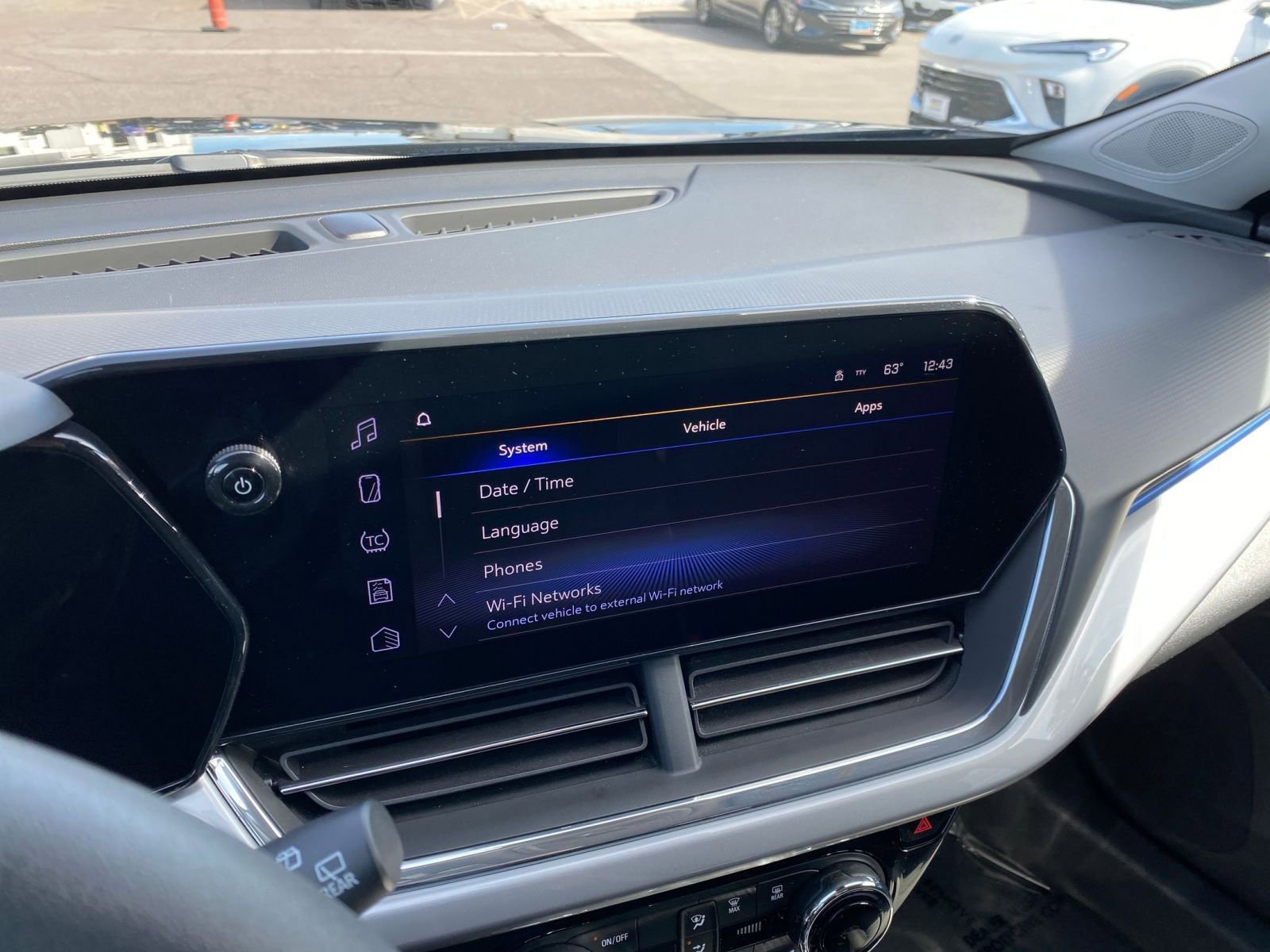 Thumbnail: 2025 Chevrolet Trax - 17