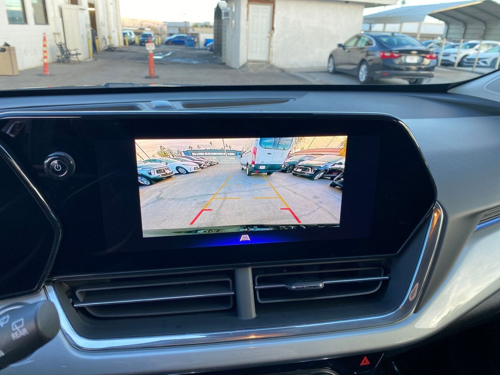 Thumbnail: 2025 Chevrolet Trax - 17