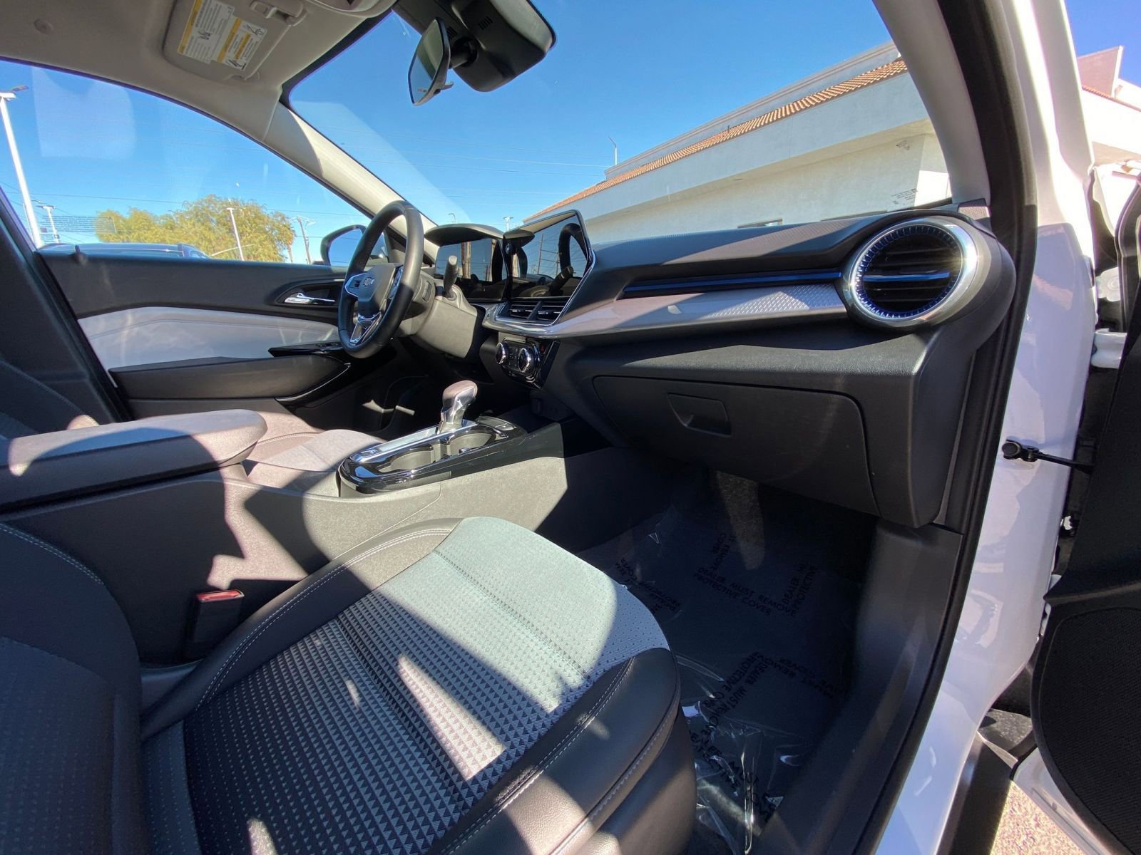 Thumbnail: 2025 Chevrolet Trax - 35