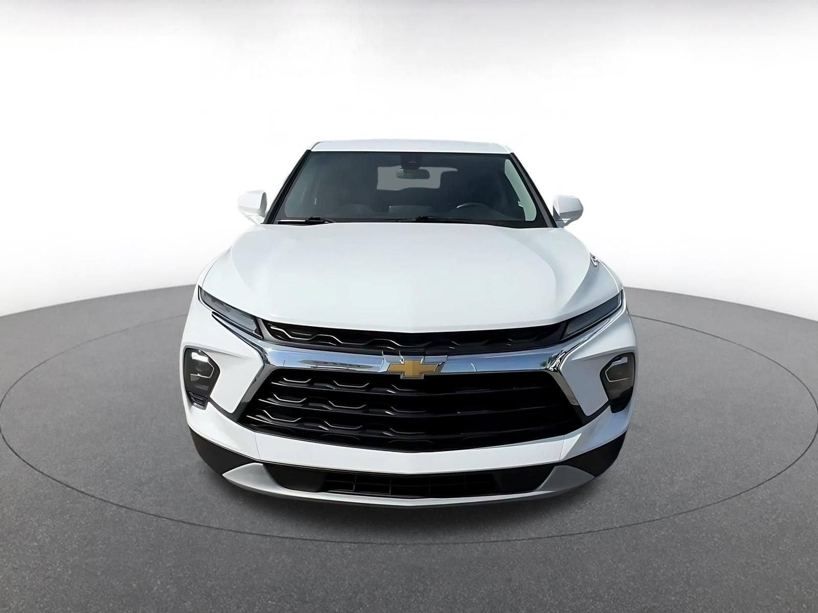 Thumbnail: 2023 Chevrolet Blazer - 4