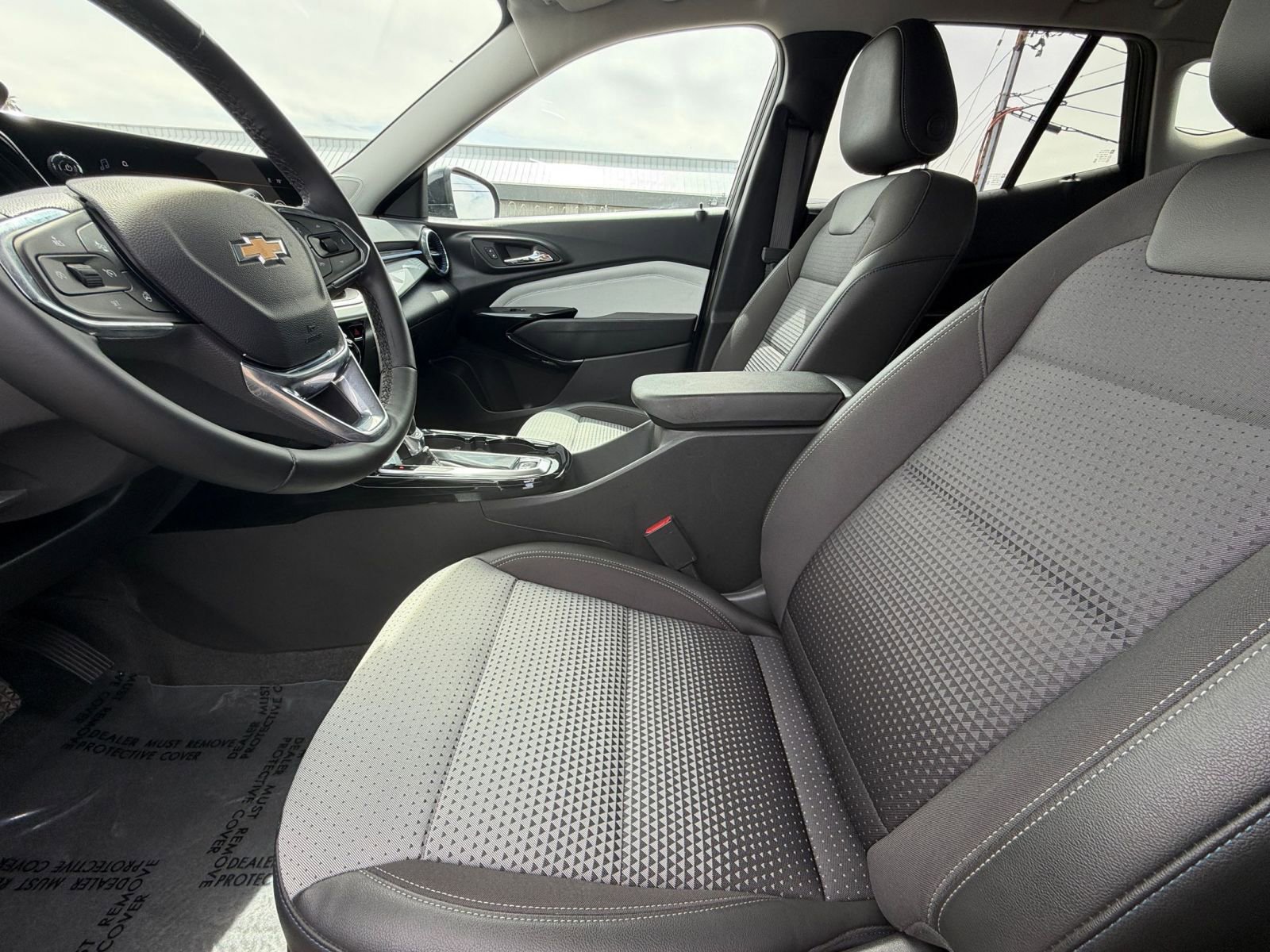 Thumbnail: 2025 Chevrolet Trax - 25