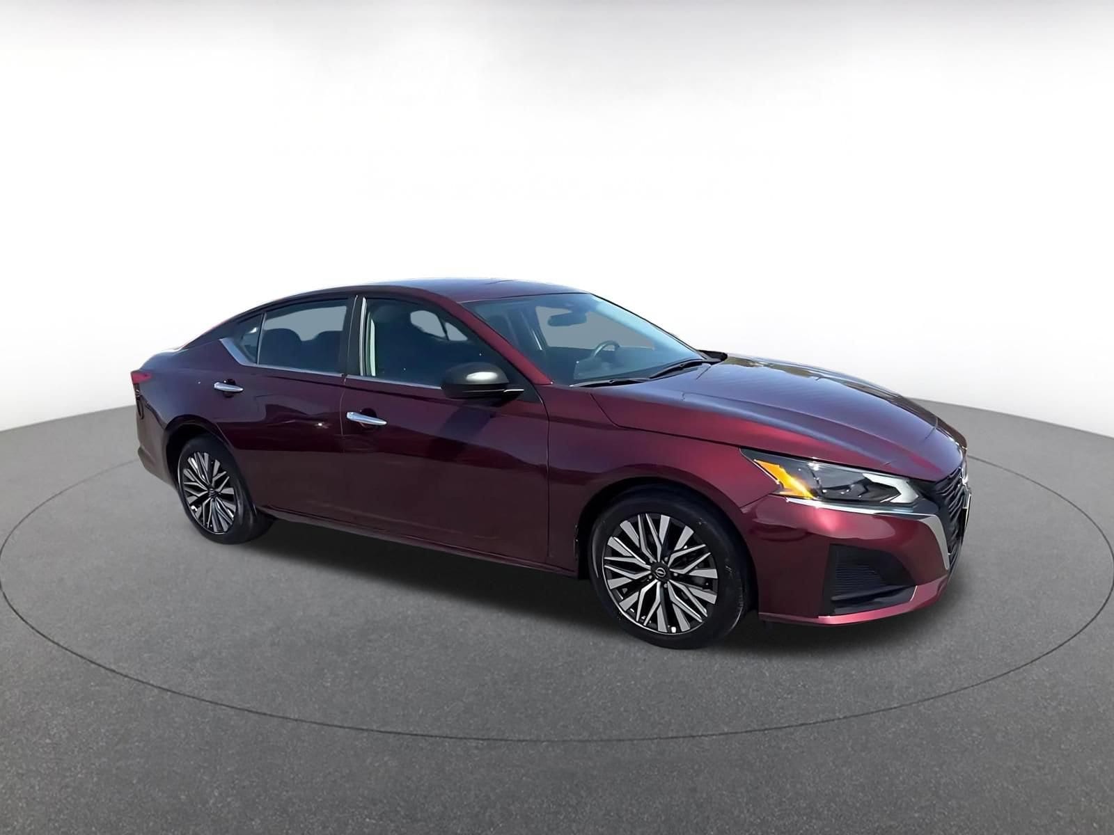 Thumbnail: 2025 Nissan Altima - 2