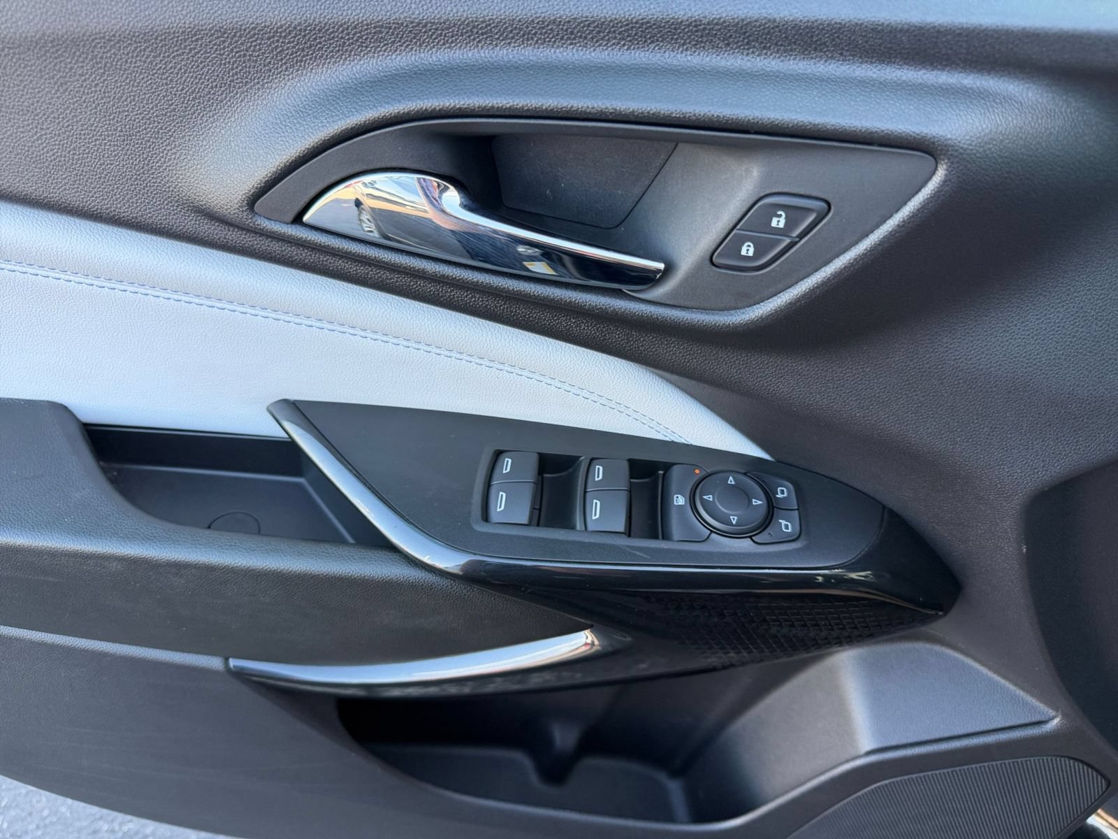 Thumbnail: 2025 Chevrolet Trax - 18