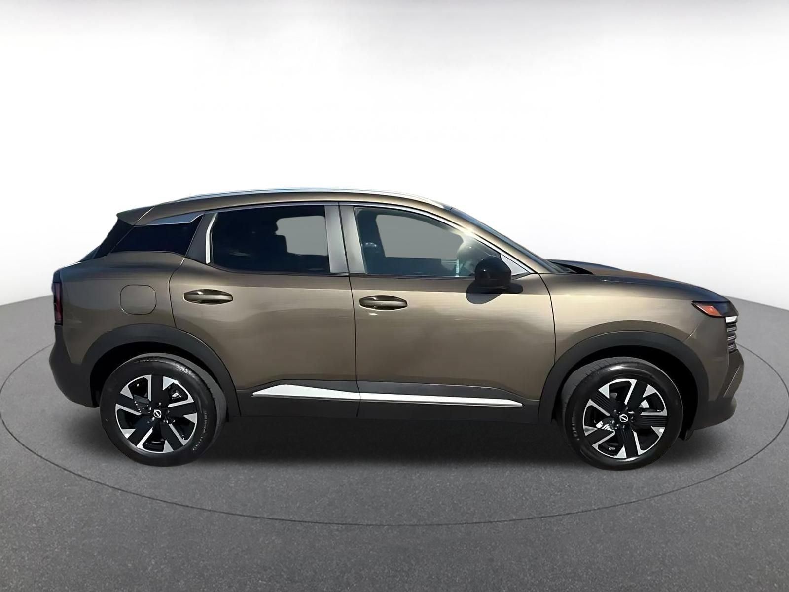 Thumbnail: 2026 Nissan Kicks - 16
