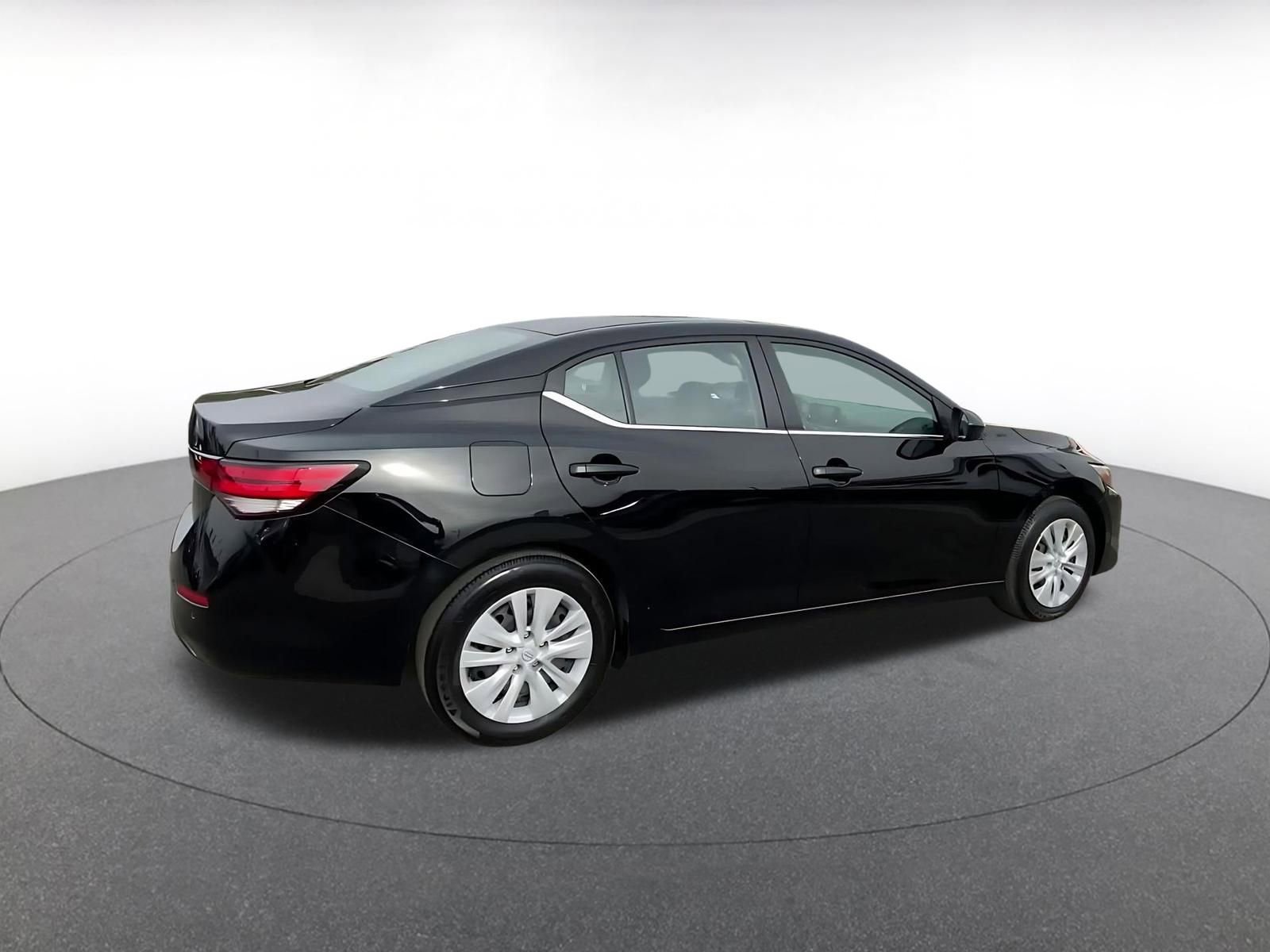 Thumbnail: 2025 Nissan Sentra - 15