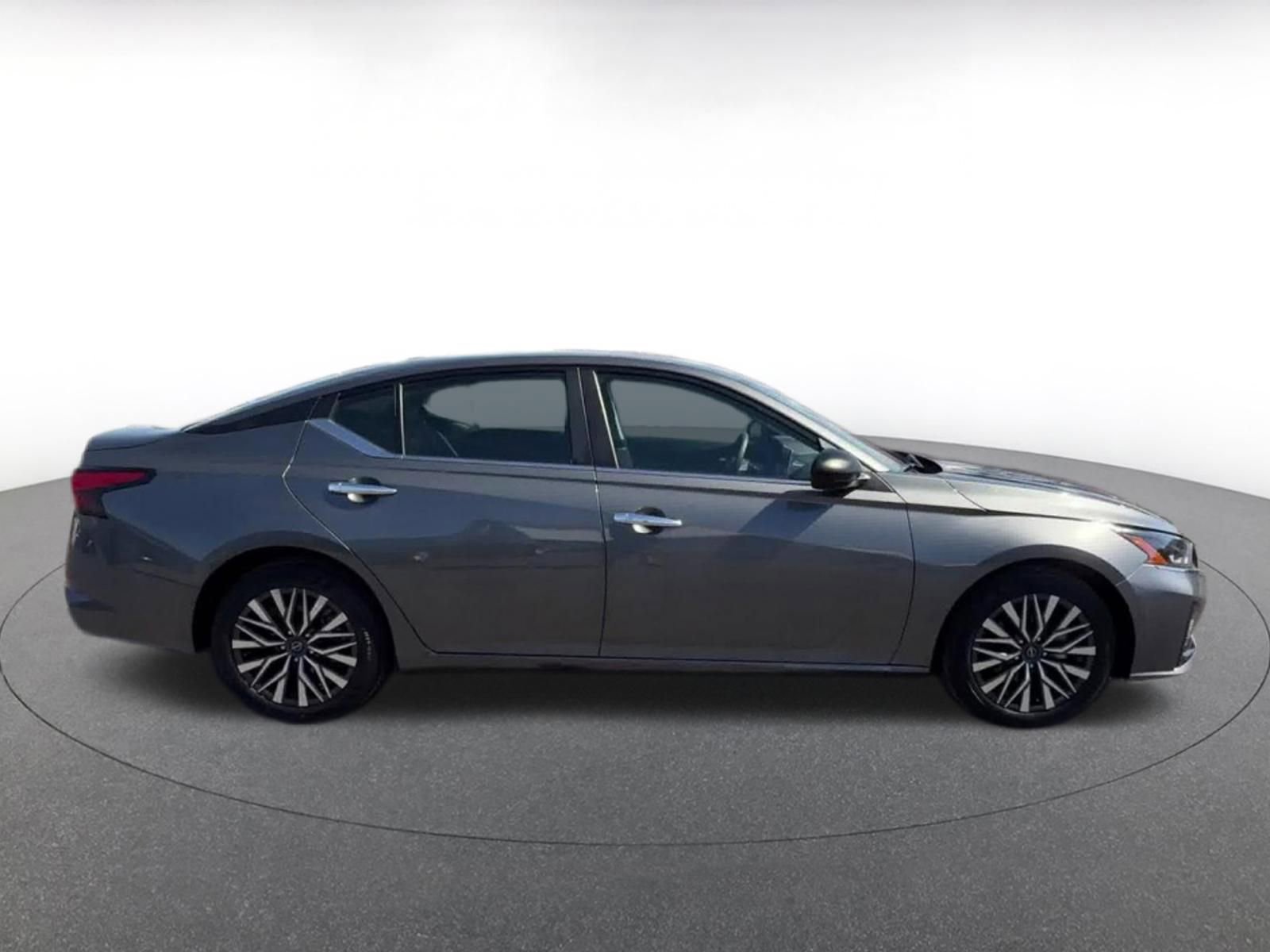 Thumbnail: 2025 Nissan Altima - 16