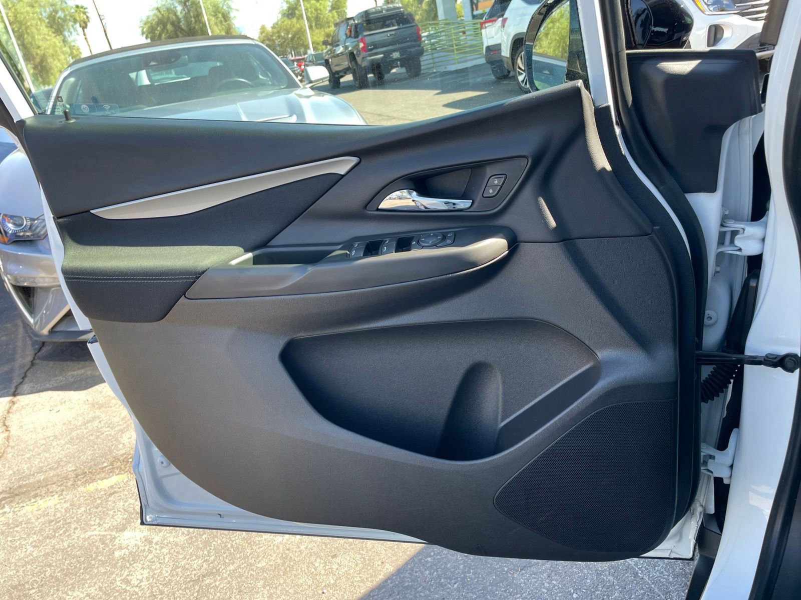 Thumbnail: 2023 Chevrolet Bolt EV - 24