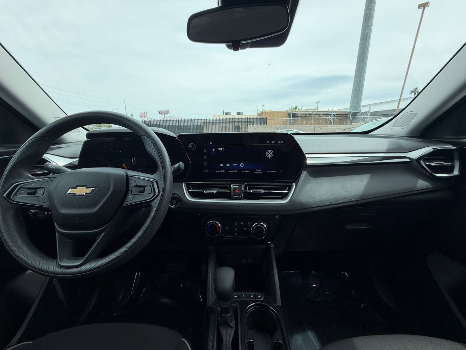 Thumbnail: 2025 Chevrolet TrailBlazer - 32