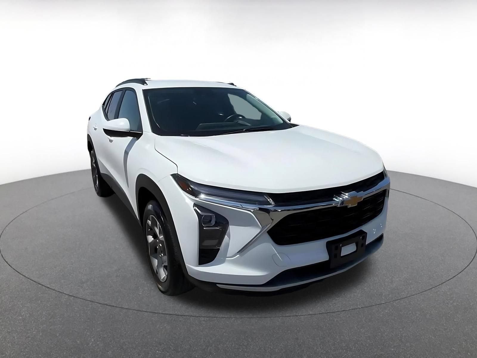 Thumbnail: 2025 Chevrolet Trax - 3