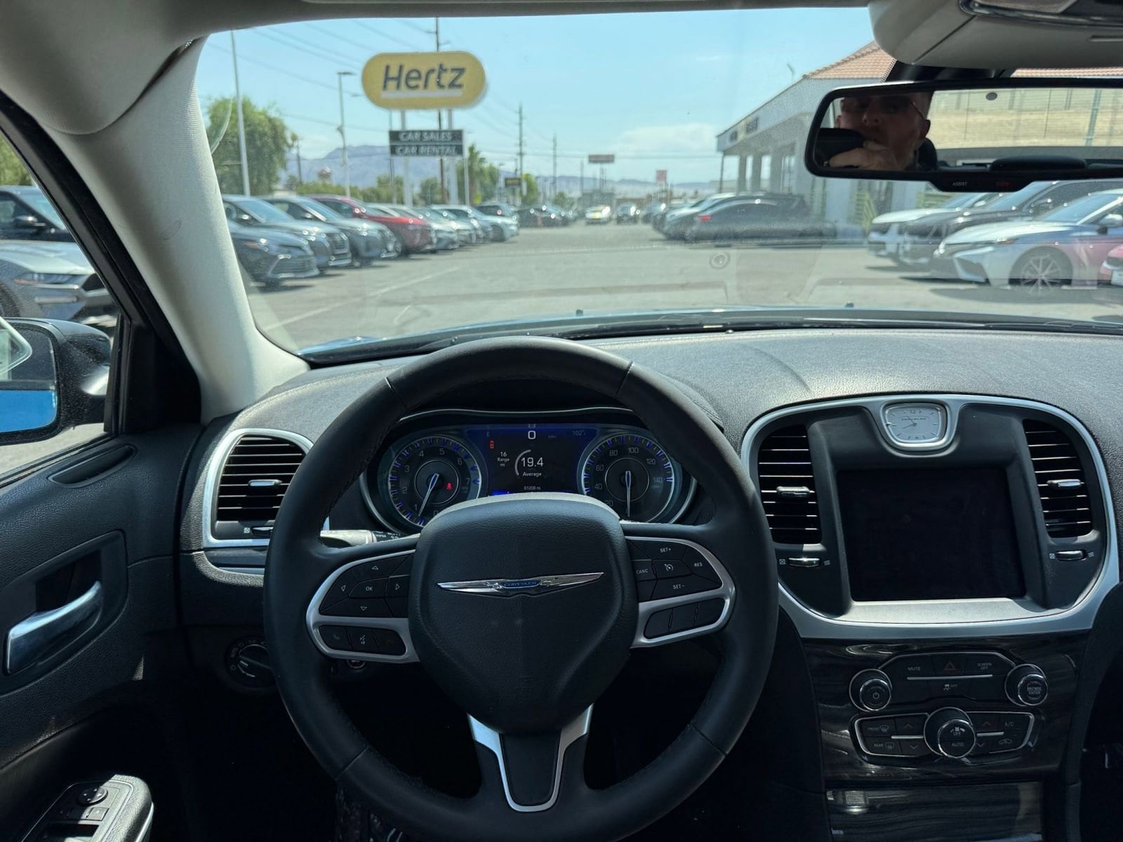 2022 Chrysler 300 Touring 28
